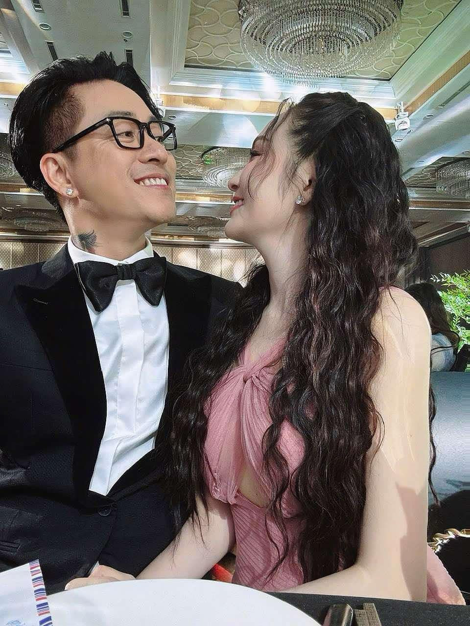 Sao Việt 11/11: Đông Nhi kỷ niệm 5 năm cưới, Tuấn Hưng nịnh vợ đầy ngọt ngào - 4