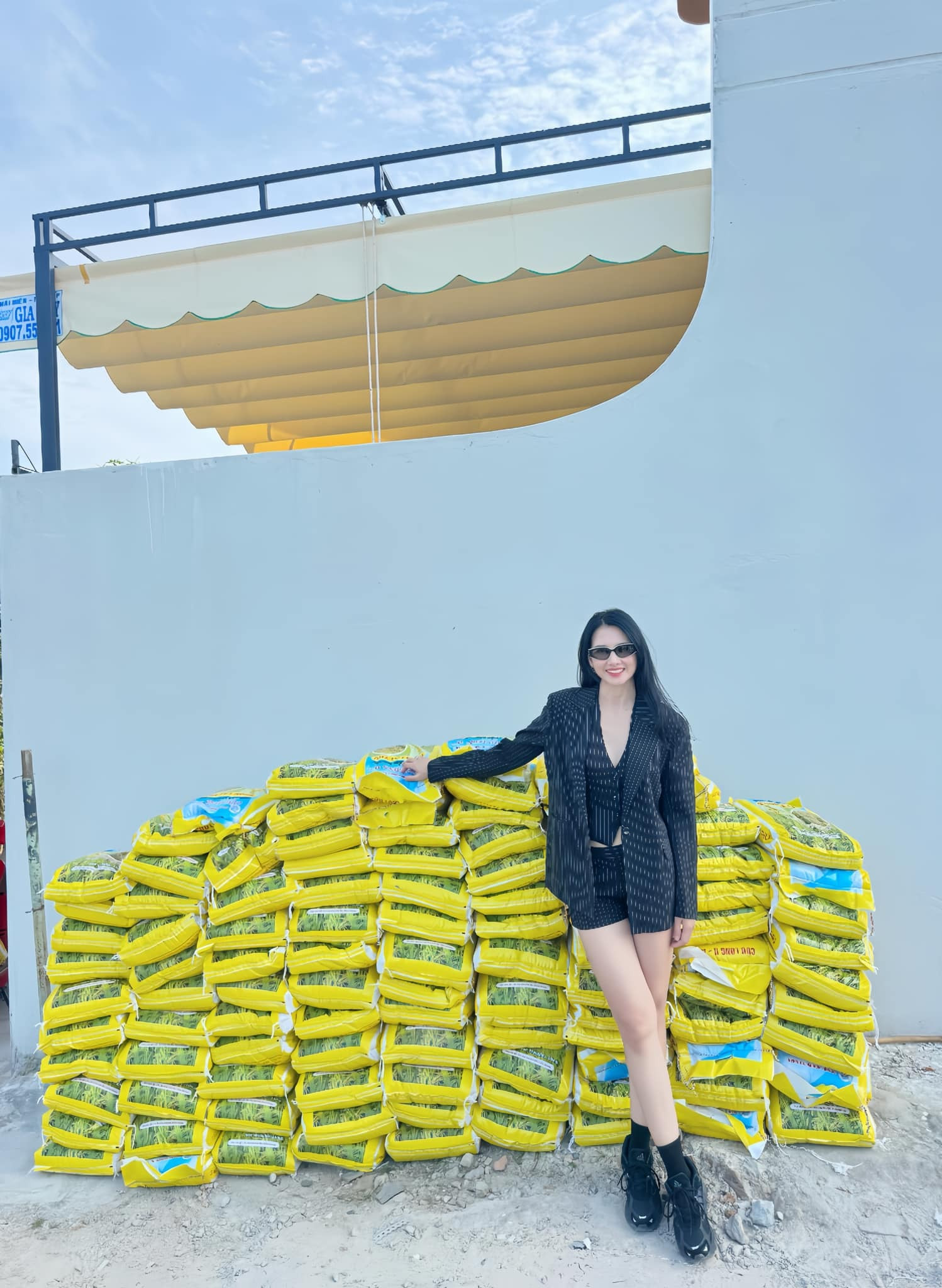 Sao Việt 11/11: Đông Nhi kỷ niệm 5 năm cưới, Tuấn Hưng nịnh vợ đầy ngọt ngào - 17