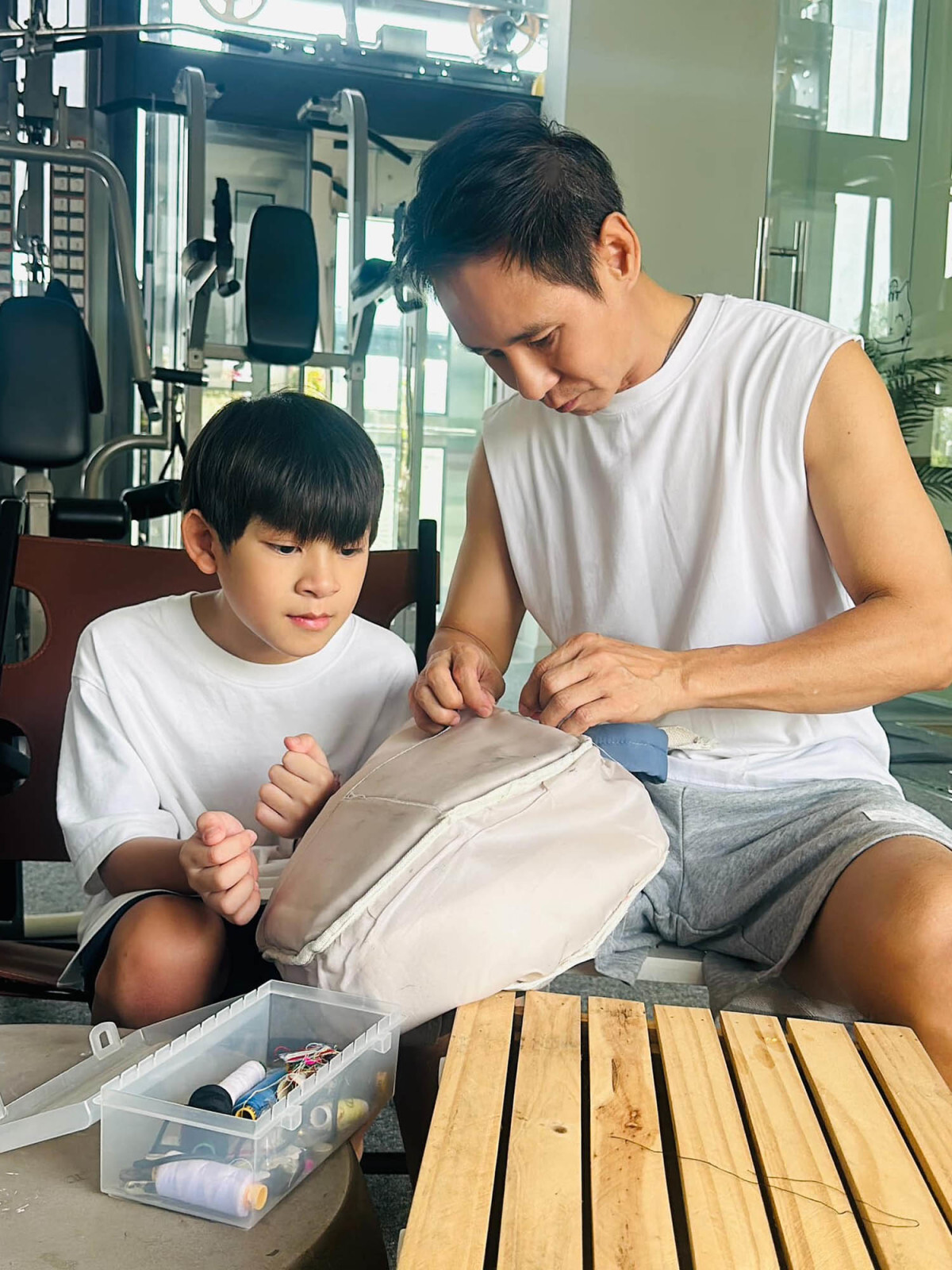 Sao Việt 13/11:Thuý Hạnh gợi cảm, vợ chồng Cường Đô la giản dị - 3