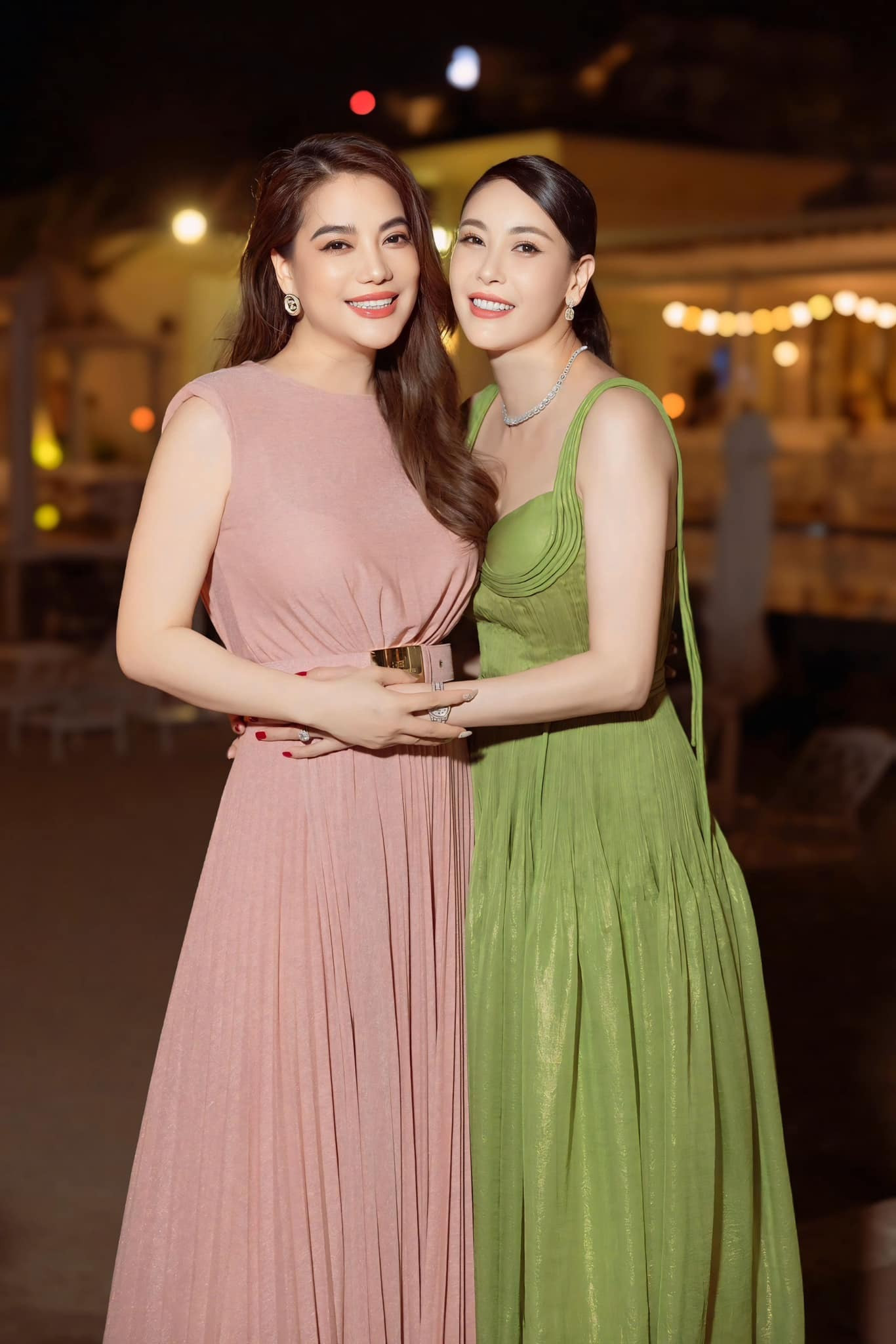 Sao Việt 13/11:Thuý Hạnh gợi cảm, vợ chồng Cường Đô la giản dị - 4