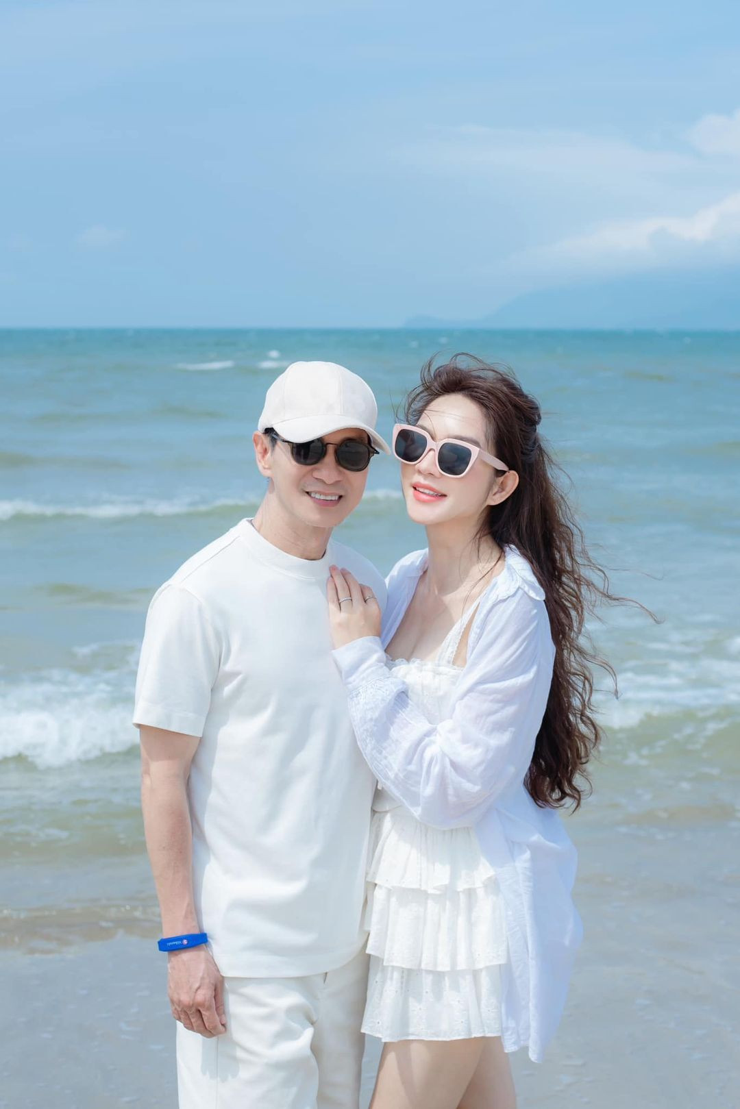 Sao Việt 19/11: Lý Hải kỷ niệm 14 năm cưới, vợ chồng Bình An mua nhà mới - 1