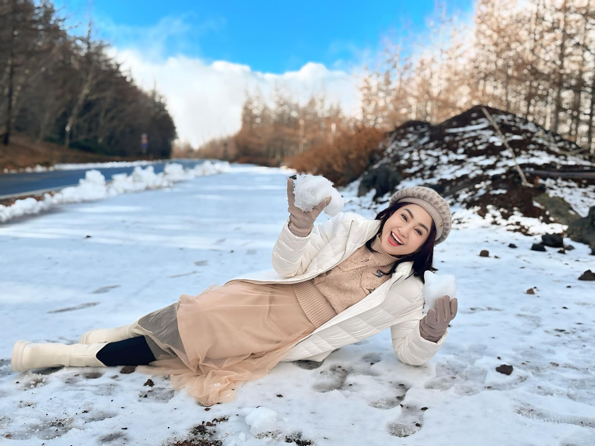 Sao Việt 23/11: Hoa hậu Khánh Vân hé lộ ảnh cưới, Hồng Nhung trẻ đẹp tuổi U60 - 8