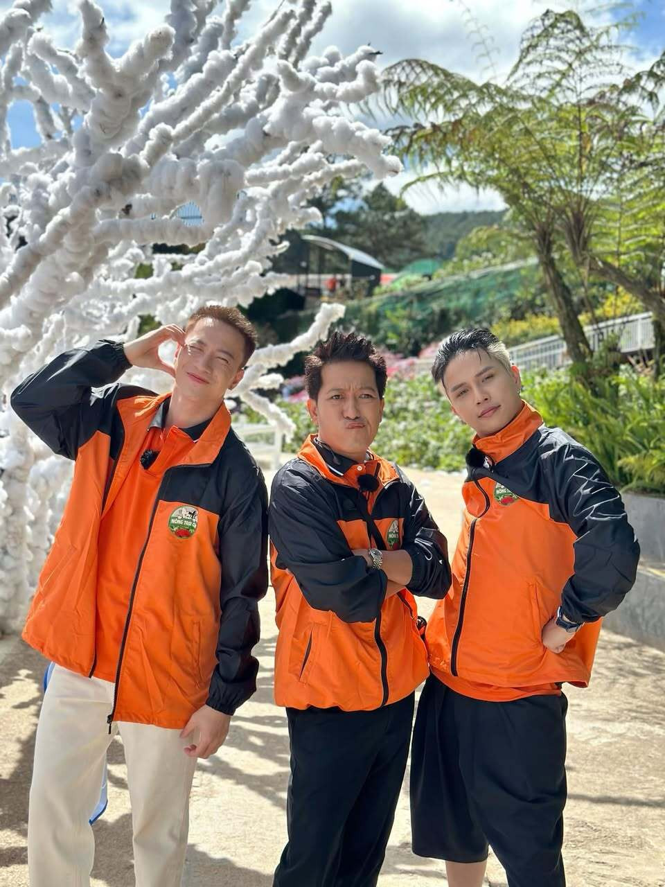 Sao Việt 23/11: Hoa hậu Khánh Vân hé lộ ảnh cưới, Hồng Nhung trẻ đẹp tuổi U60 - 6