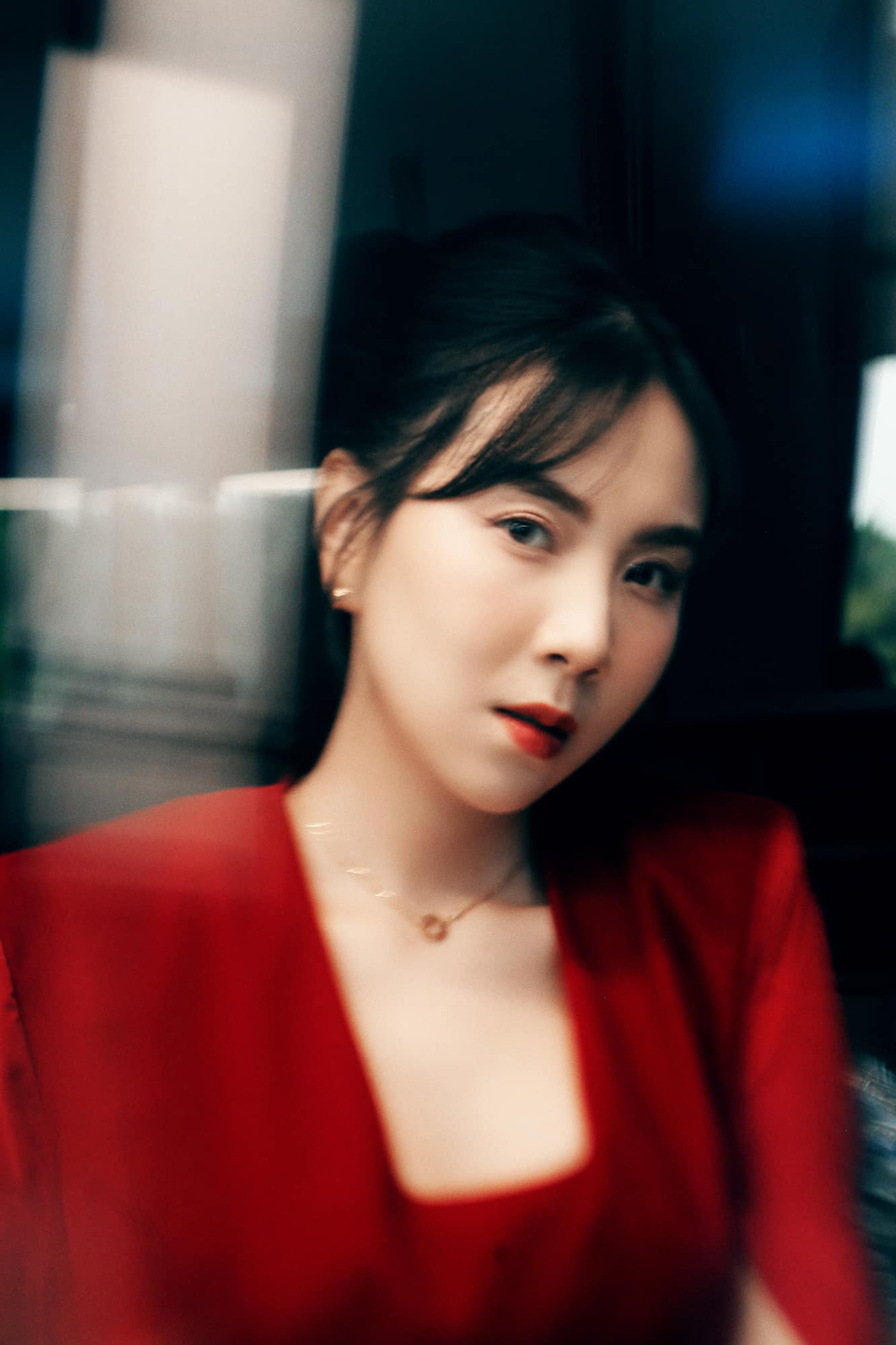 Sao Việt 23/11: Hoa hậu Khánh Vân hé lộ ảnh cưới, Hồng Nhung trẻ đẹp tuổi U60 - 12