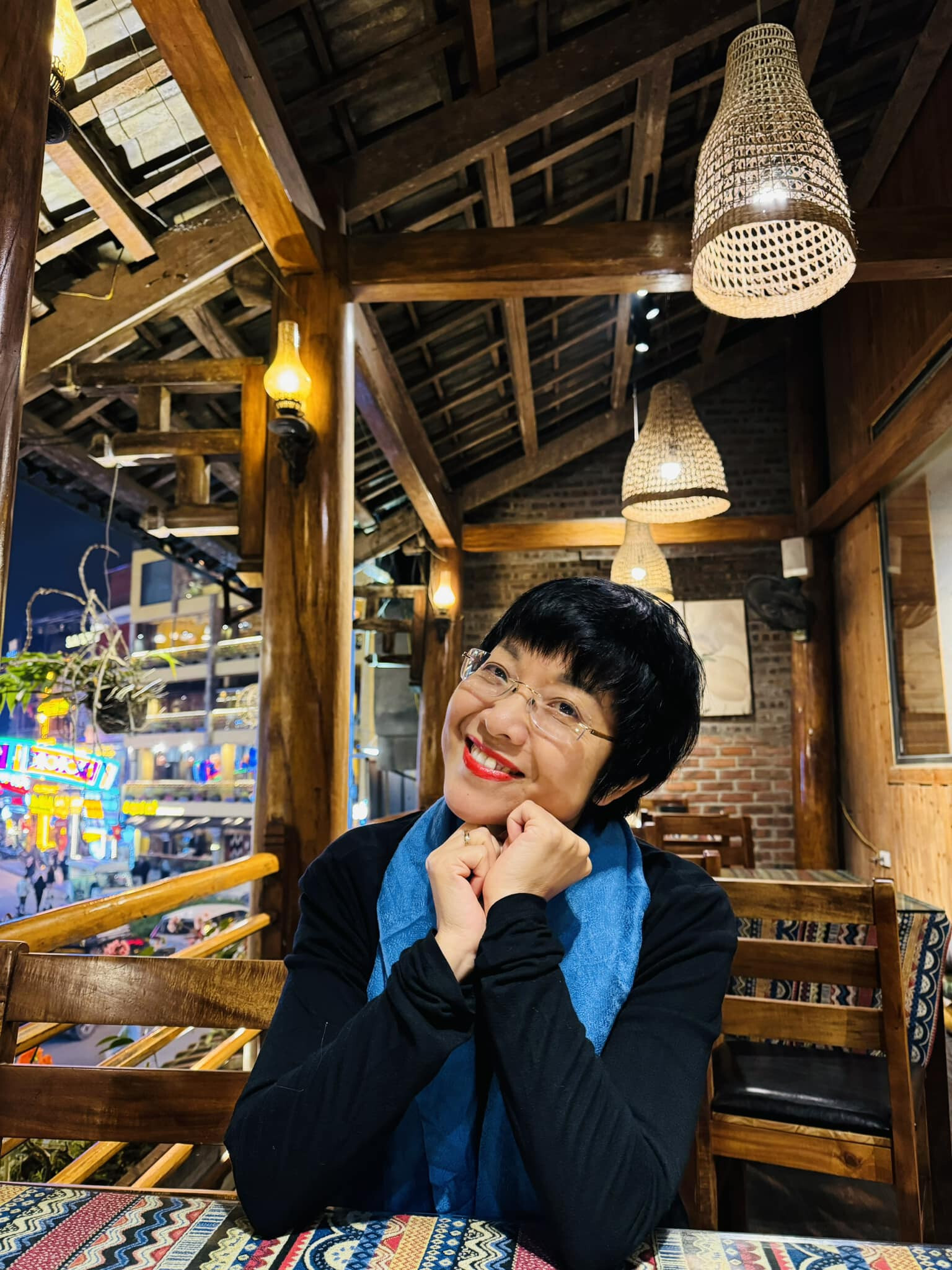 Sao Việt 23/11: Hoa hậu Khánh Vân hé lộ ảnh cưới, Hồng Nhung trẻ đẹp tuổi U60 - 17