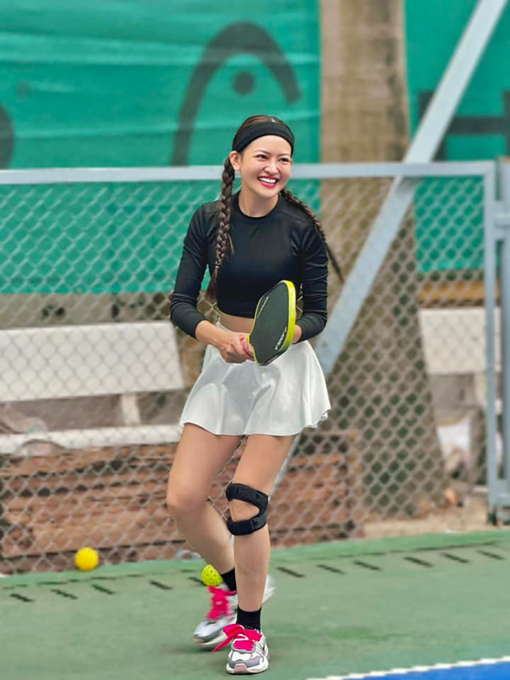 Sao Việt 25/11: Thúy Hạnh diện bikini gợi cảm, Hà Tăng đi du lịch cùng chồng con - 12