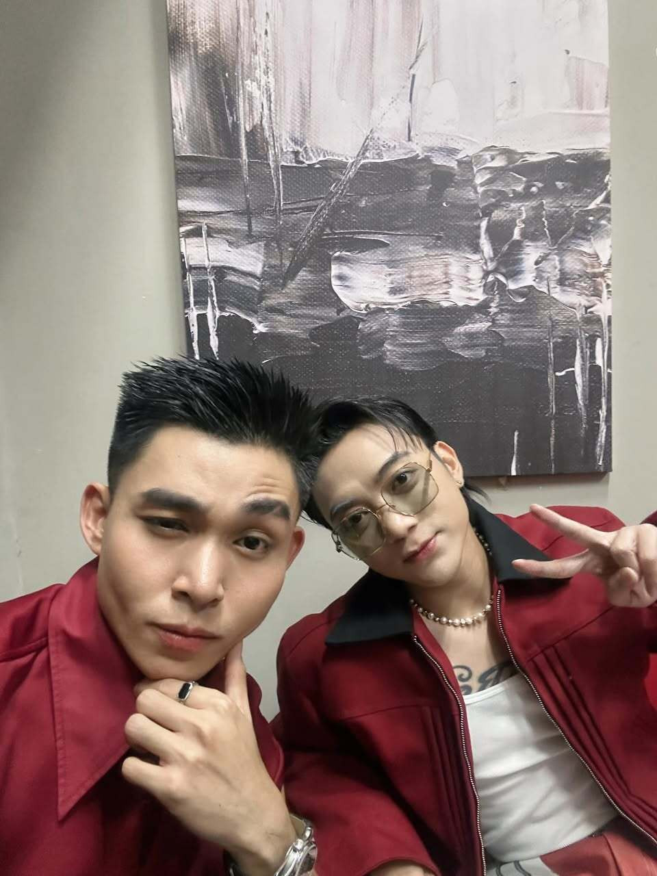 Sao Việt 28/11: Hoài Linh thăm mộ Chí Tài, Phương Linh đẹp rạng ngời ở tuổi 40 - 19