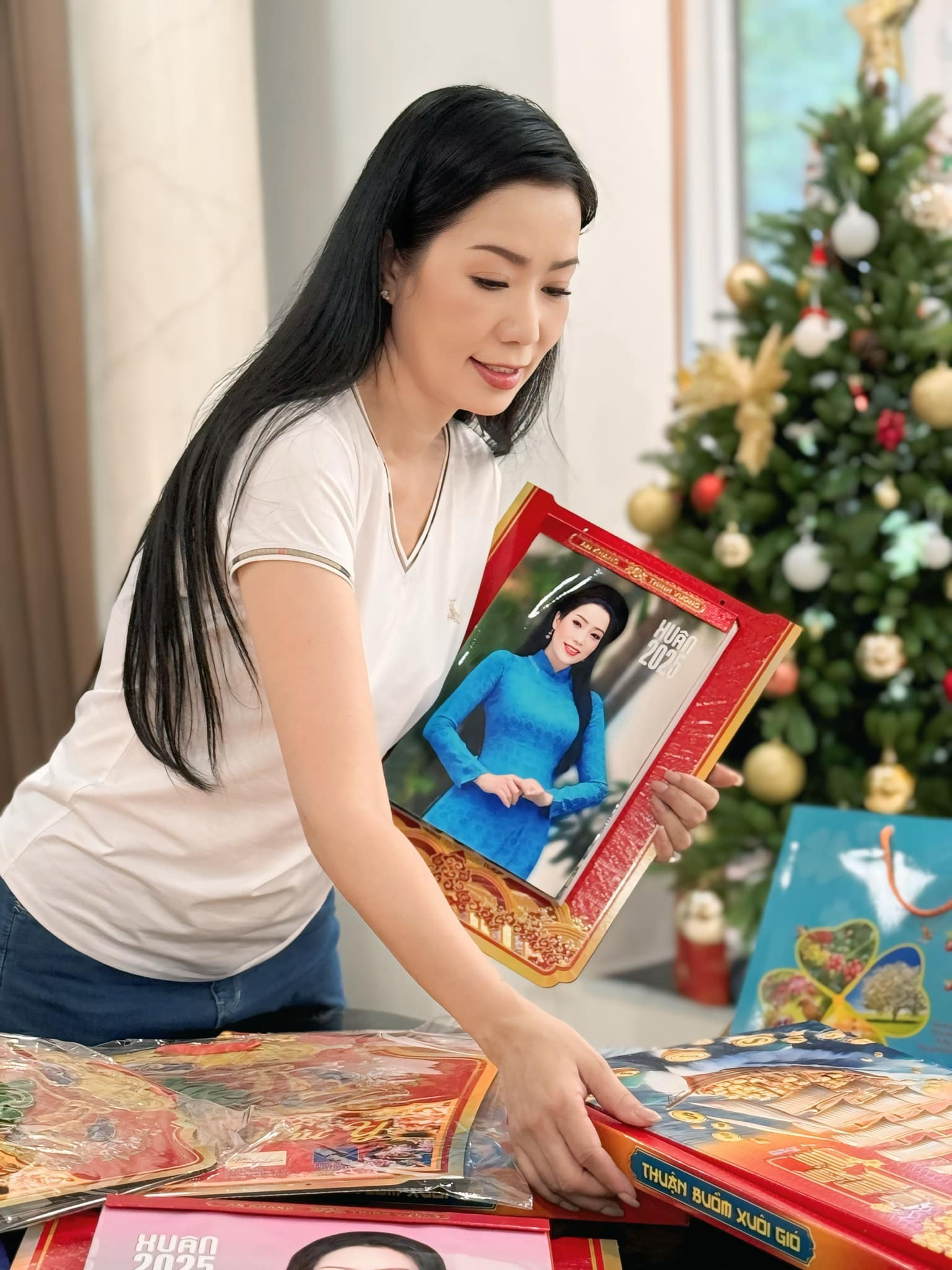 Sao Việt 29/11: Vân Dung mừng sinh nhật con trai, Cát Phượng phải nhập viện - 11