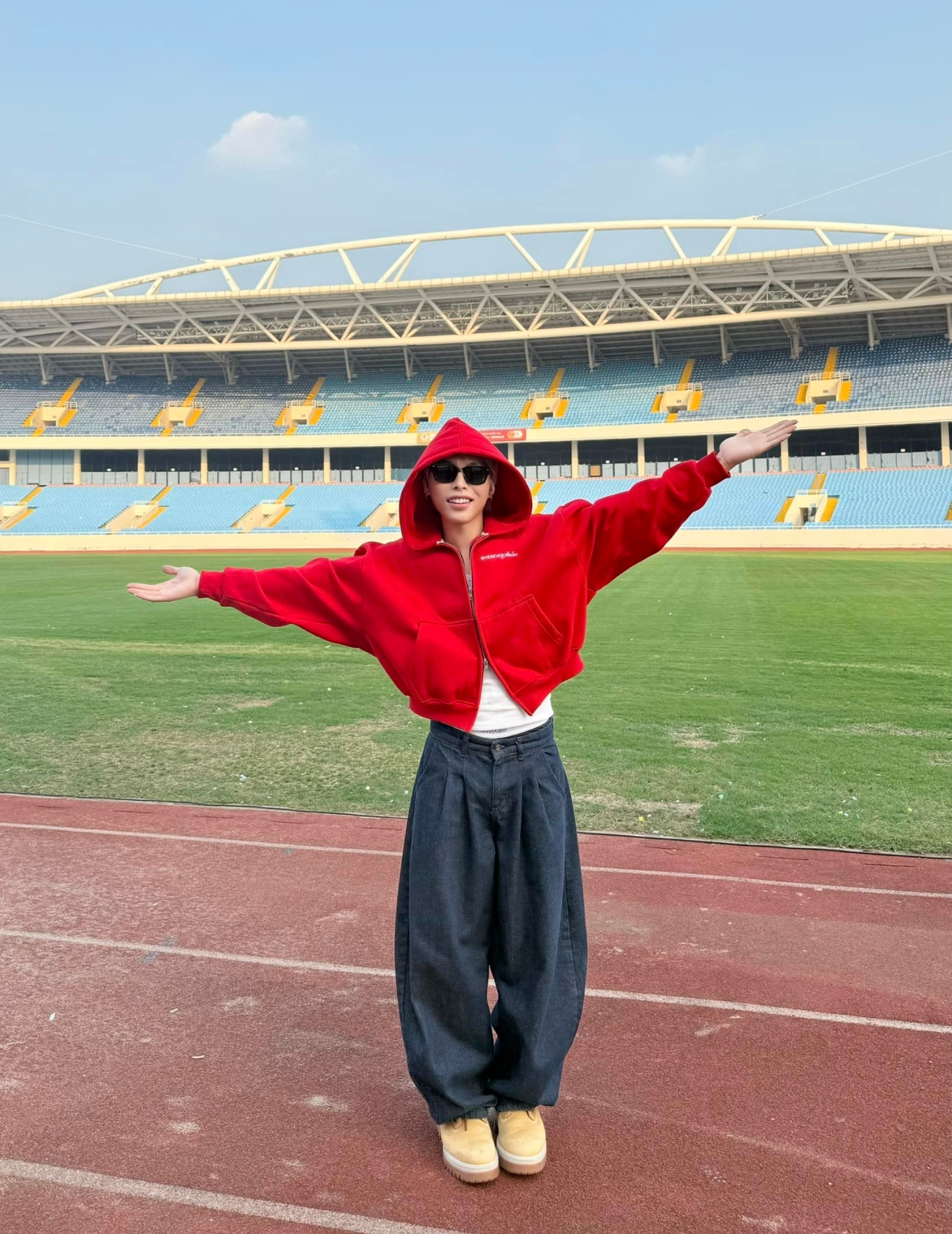 Sao Việt 29/11: Vân Dung mừng sinh nhật con trai, Cát Phượng phải nhập viện - 17