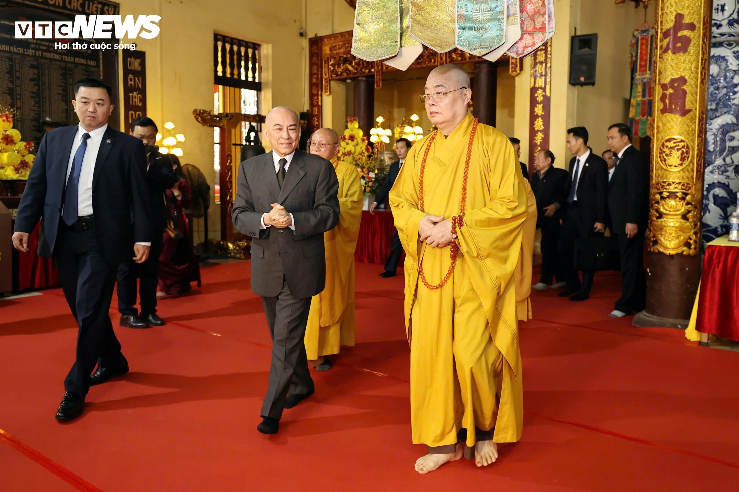 Chủ tịch nước và Quốc vương Campuchia thưởng trà, thăm Văn Miếu - Quốc Tử Giám - 7
