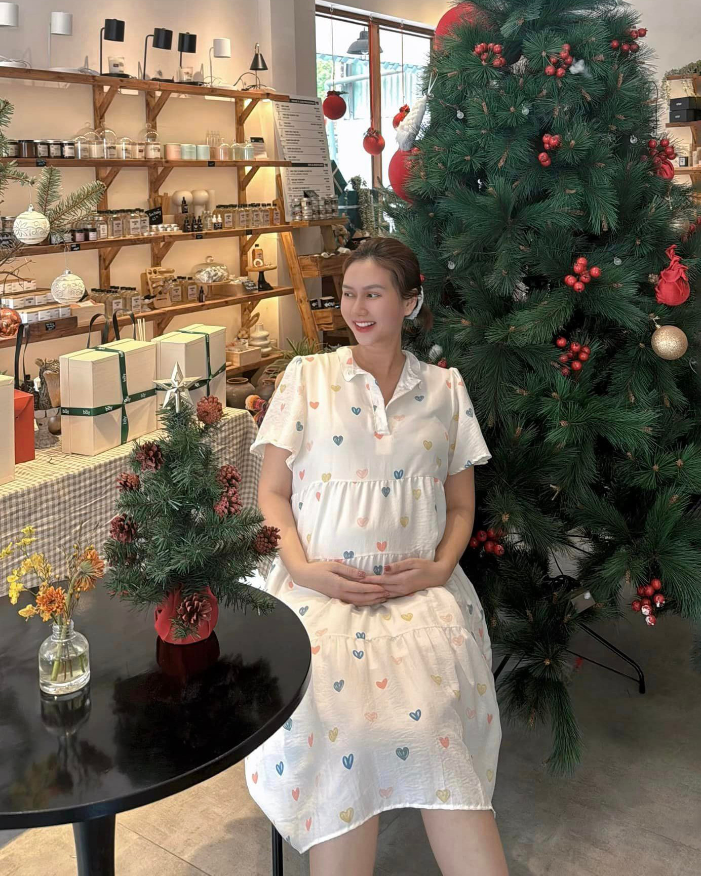 Sao Việt 2/12: Hoa hậu Thiên Ân tốt nghiệp, Cường Đô La tổ chức sinh nhật cho vợ - 14