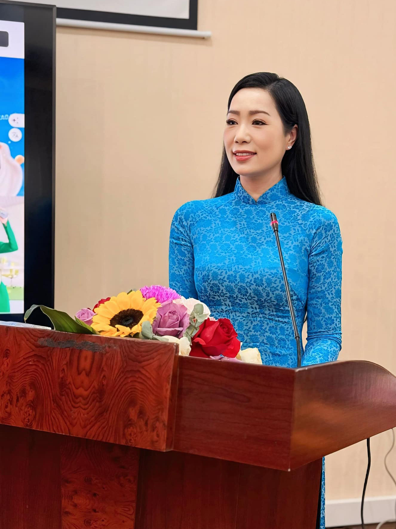 Sao Việt 2/12: Hoa hậu Thiên Ân tốt nghiệp, Cường Đô La tổ chức sinh nhật cho vợ - 9