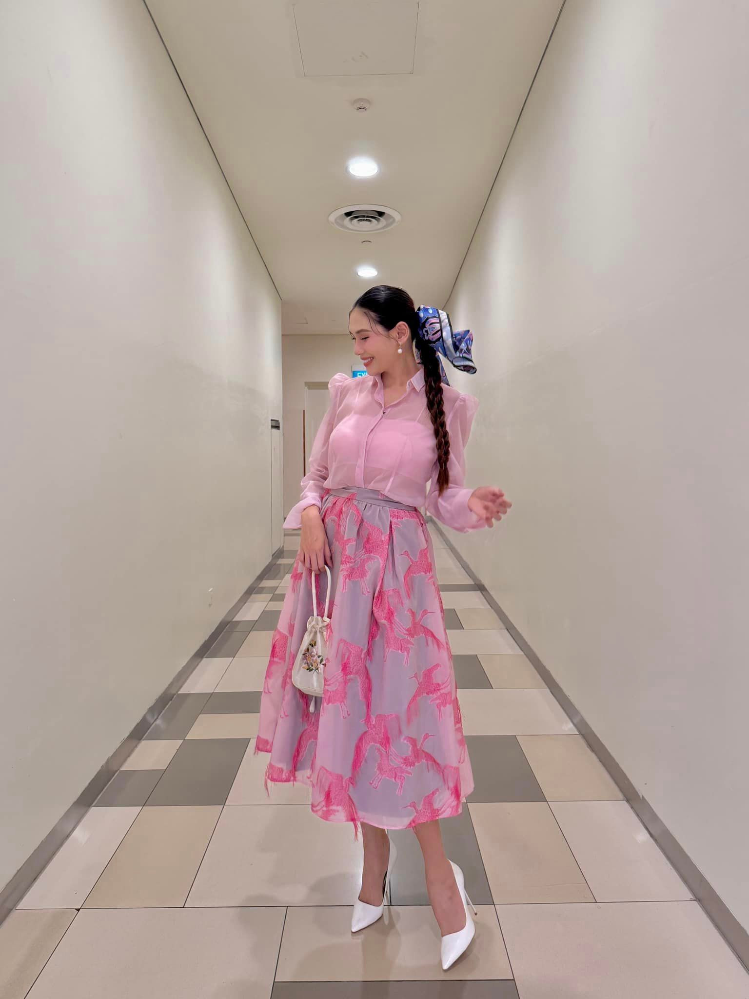 Sao Việt 4/12: Trường Giang chăm con ốm, Lan Phương ngày càng gợi cảm - 17