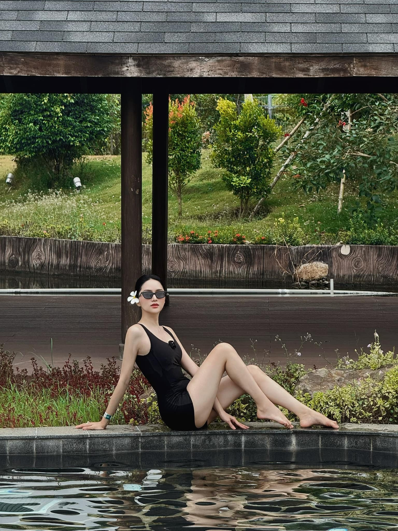 Sao Việt 5/12: Quyền Linh đu trend 'đám giỗ bên cồn', Quế Anh kỷ niệm đăng quang - 8