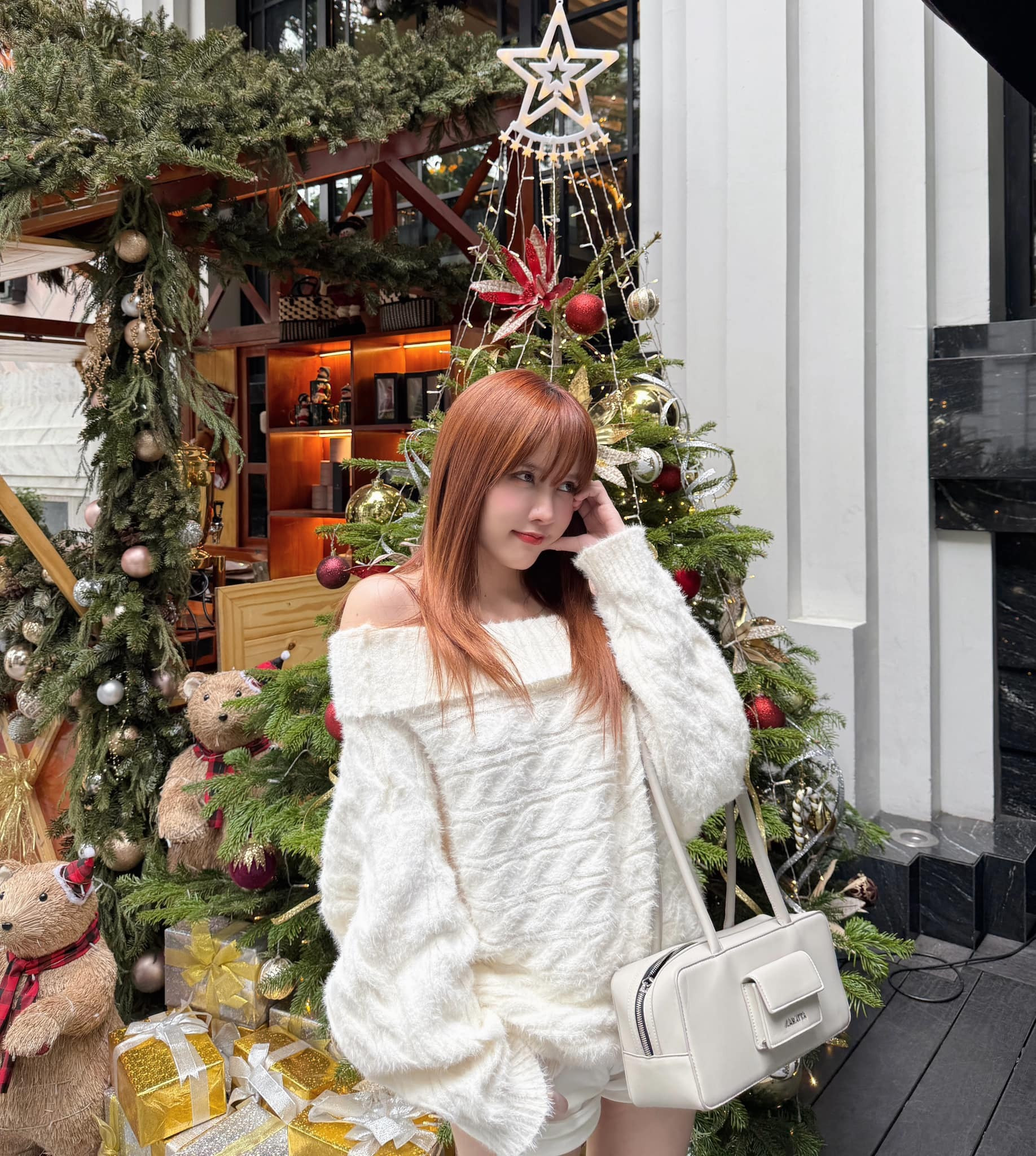 Sao Việt 5/12: Quyền Linh đu trend 'đám giỗ bên cồn', Quế Anh kỷ niệm đăng quang - 16