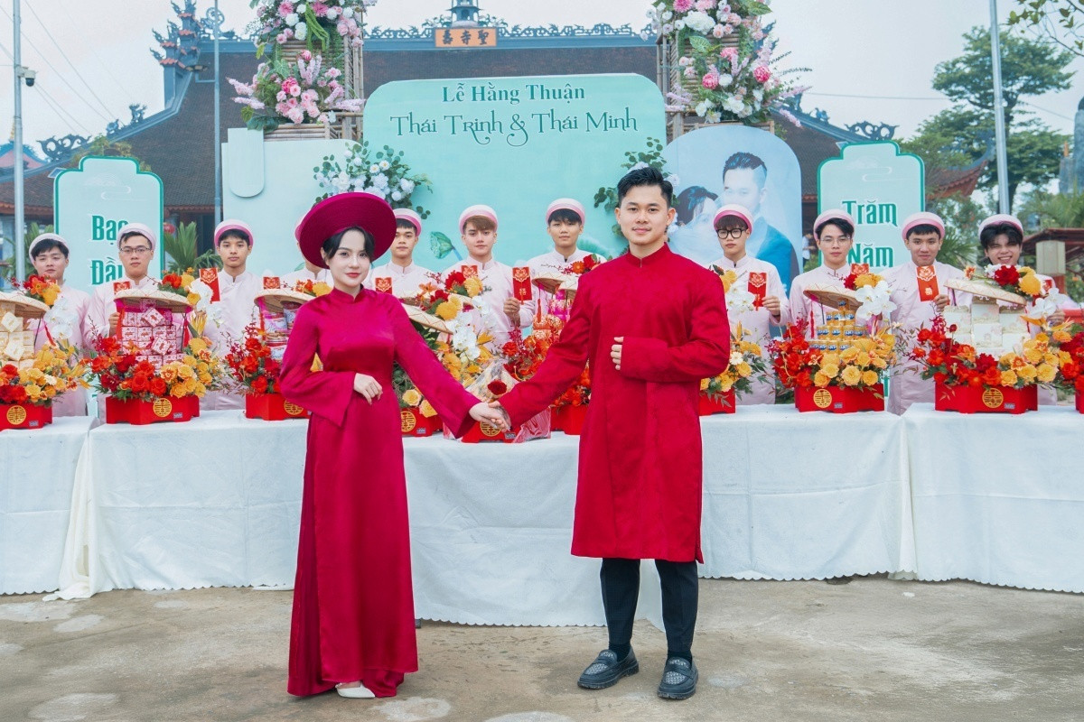 Sao Việt 5/12: Quyền Linh đu trend 'đám giỗ bên cồn', Quế Anh kỷ niệm đăng quang - 18