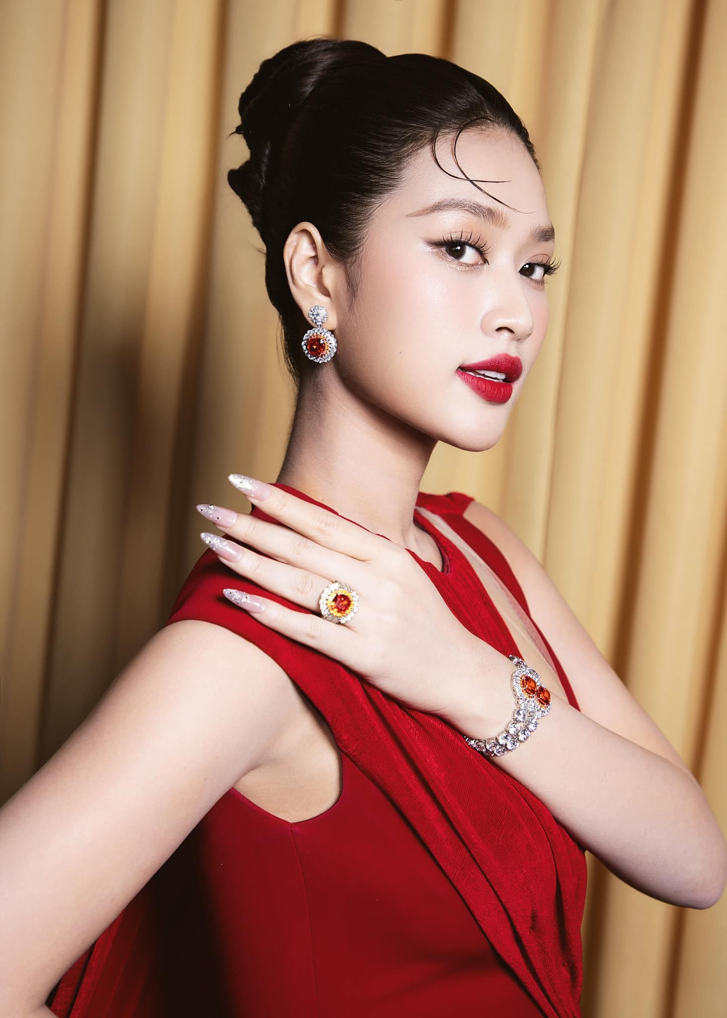 Hoa hậu Thiên Ân: Sau 2 năm đăng quang, tôi không còn áp lực 'cơm áo gạo tiền' - 5