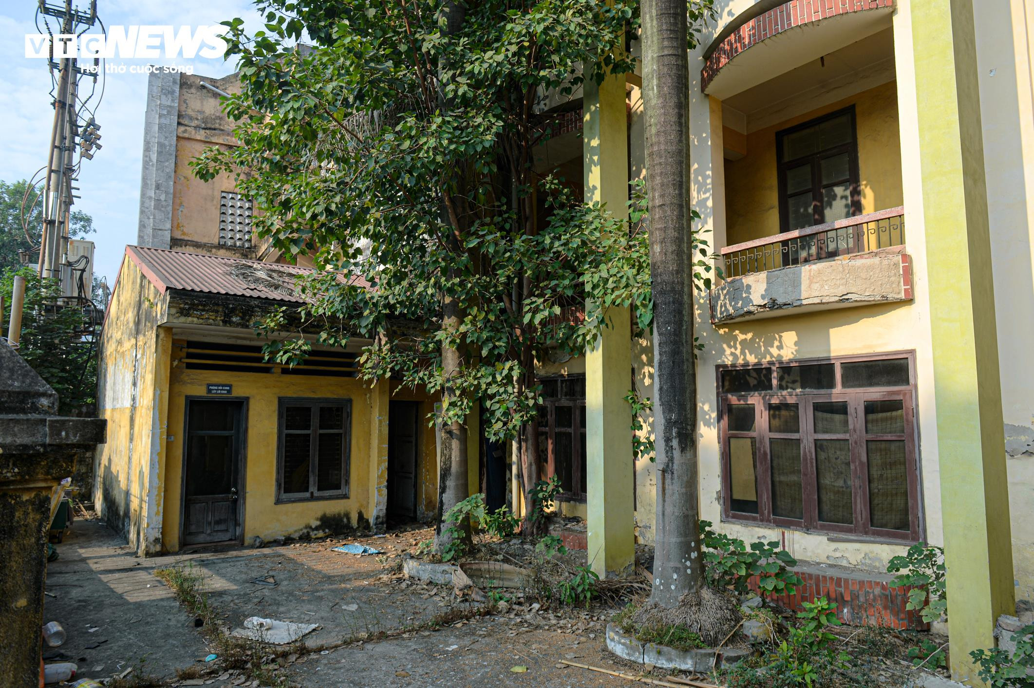 Loạt trụ sở công 'phơi nắng, nằm sương' vừa bị Chủ tịch Hà Nội yêu cầu kiểm tra - 9