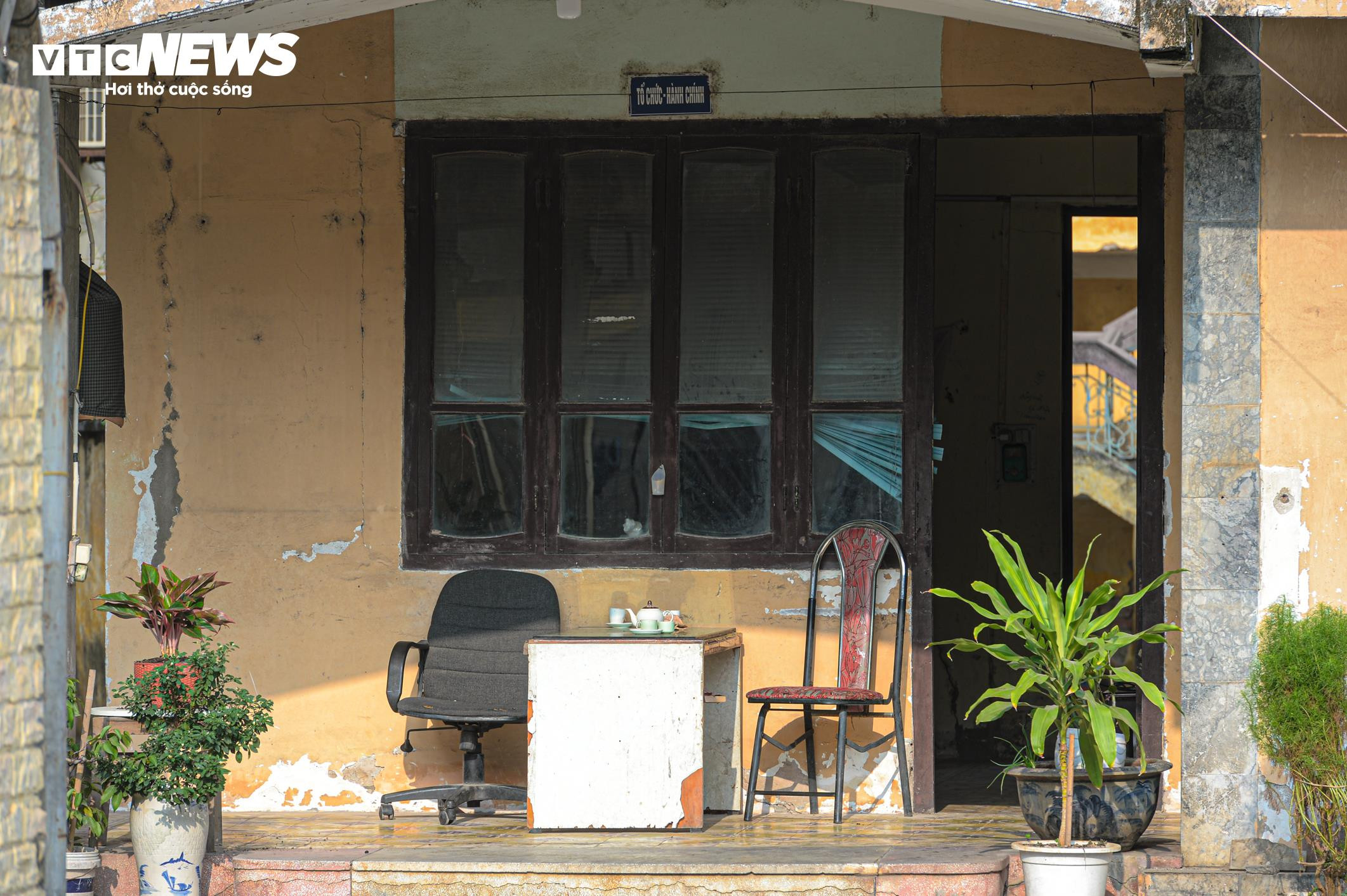 Loạt trụ sở công 'phơi nắng, nằm sương' vừa bị Chủ tịch Hà Nội yêu cầu kiểm tra - 15