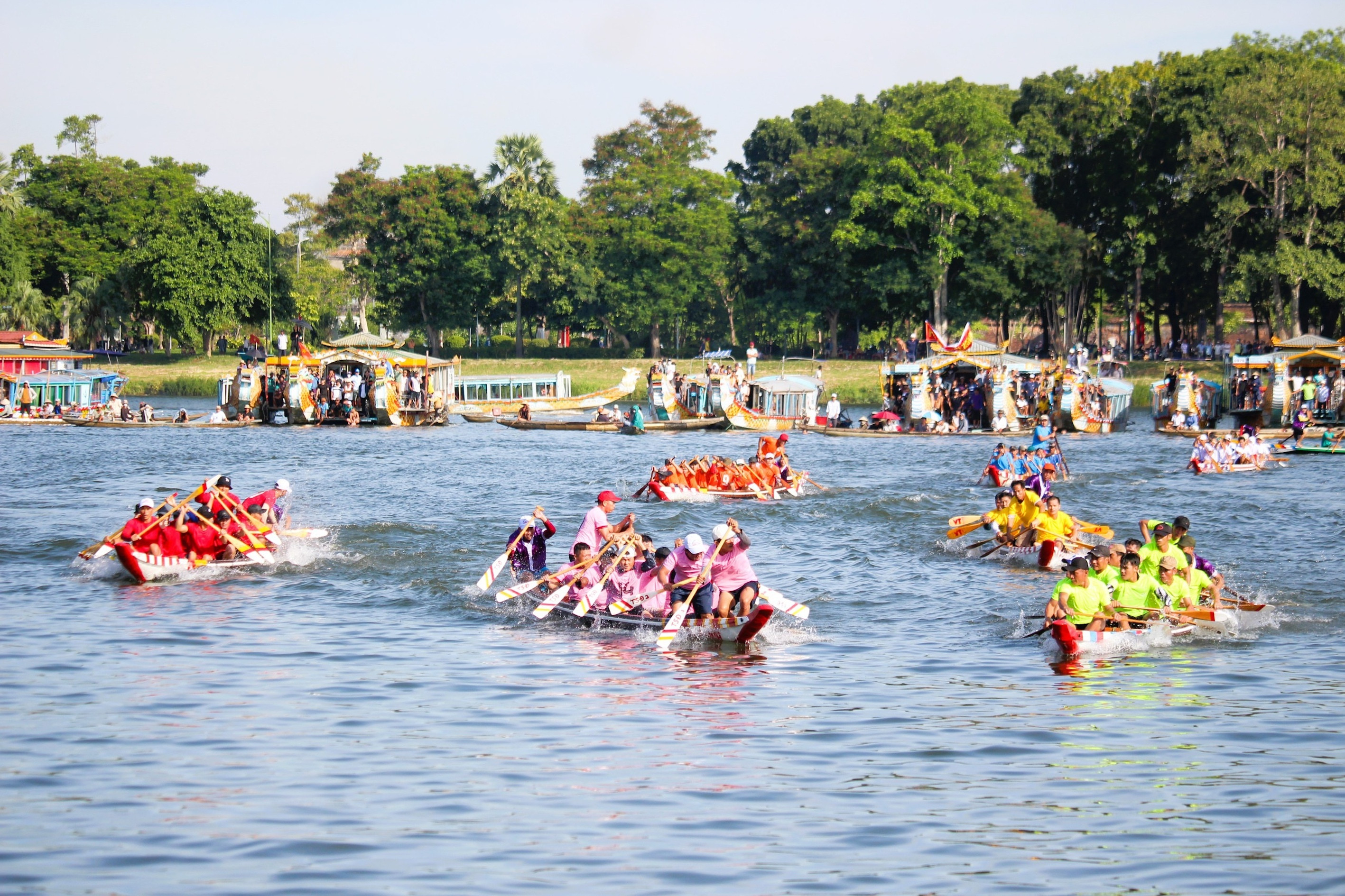 Kịch tích màn so tài tại giải đua thuyền trên sông Hương dịp Quốc khánh - 1