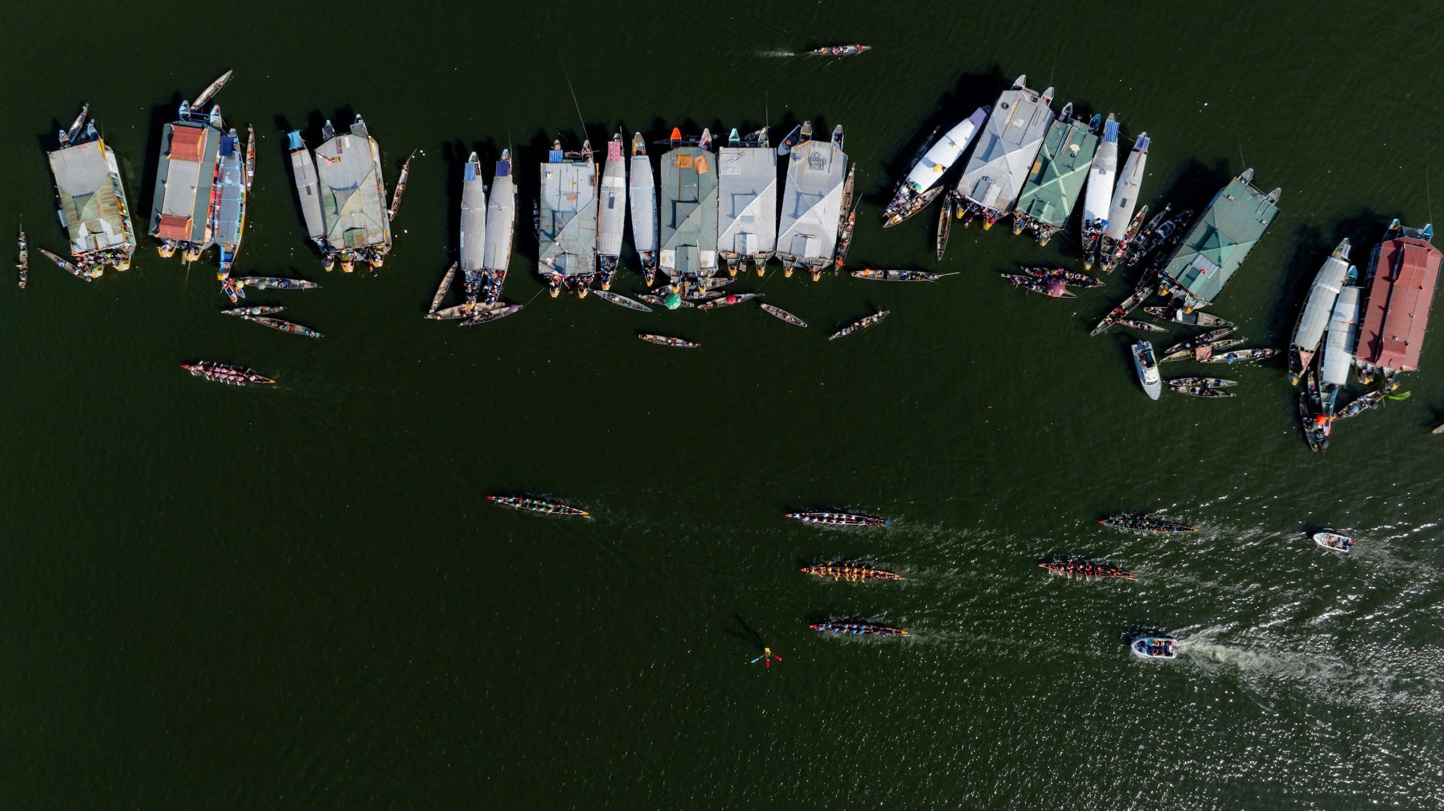 Kịch tích màn so tài tại giải đua thuyền trên sông Hương dịp Quốc khánh - 4