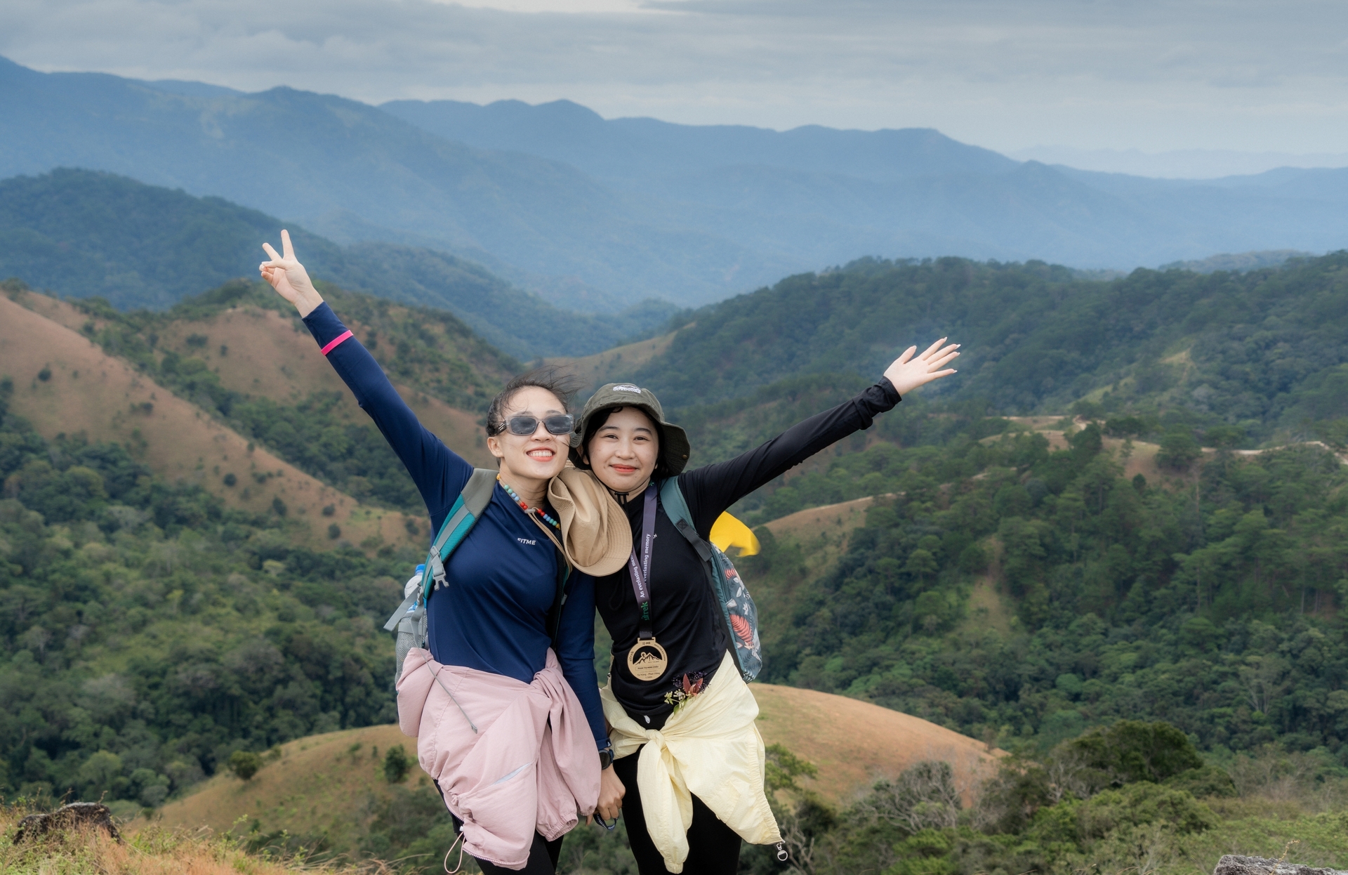 Trải nghiệm cung đường trekking đẹp nhất Việt Nam mùa cỏ cháy - 10