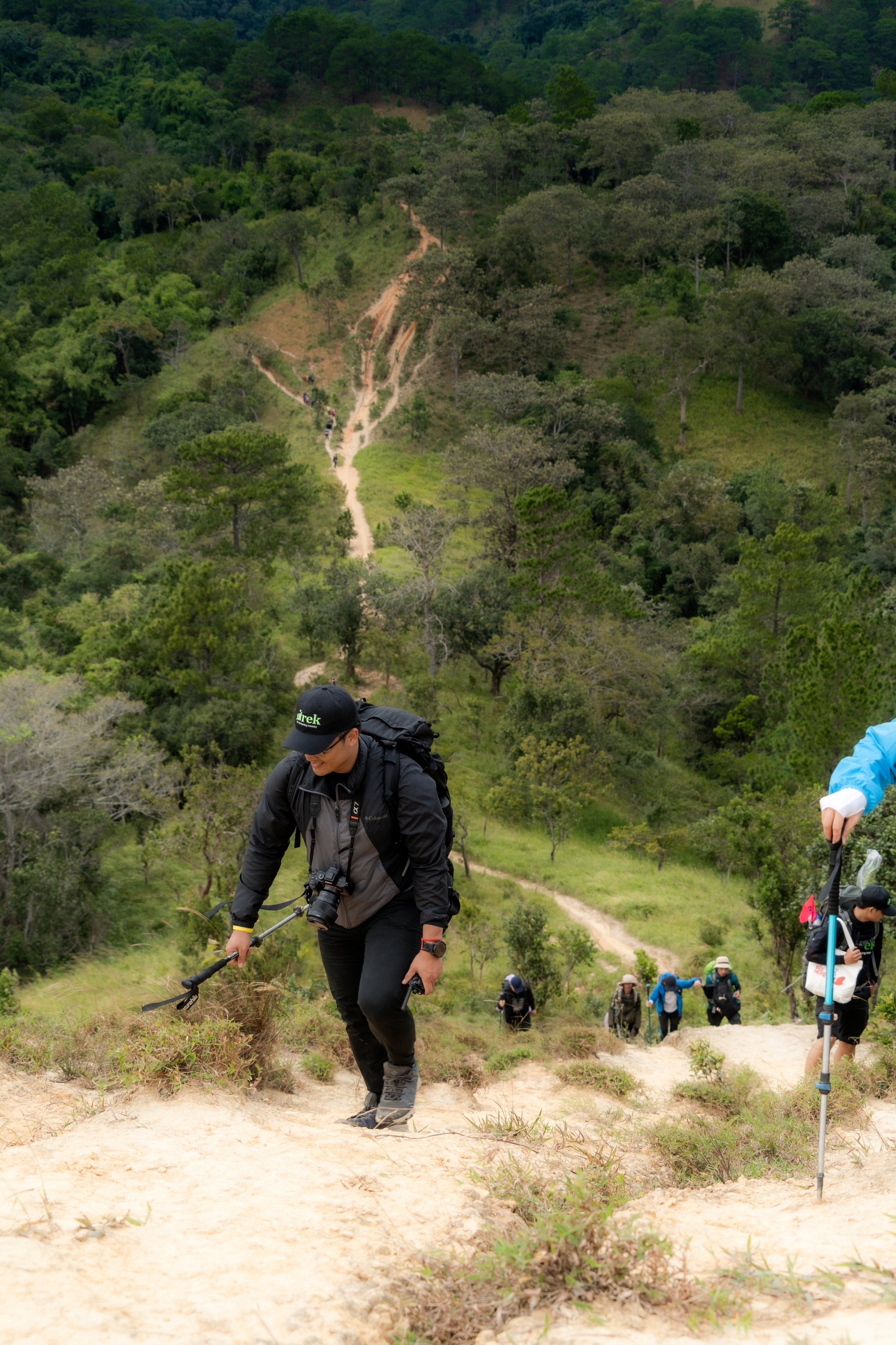 Trải nghiệm cung đường trekking đẹp nhất Việt Nam mùa cỏ cháy - 13
