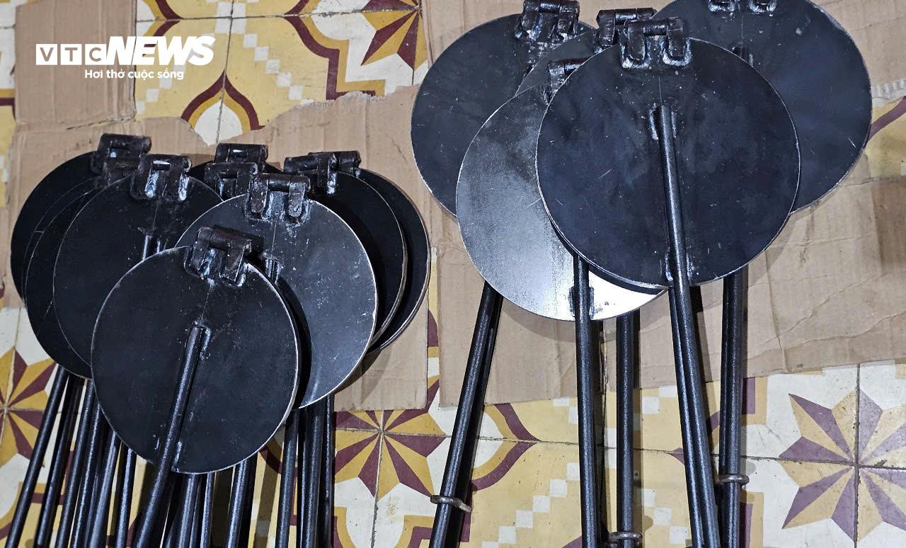 'Giữ lửa' cho xóm lò rèn trăm tuổi trong khu phố cổ nổi tiếng xứ Huế - 9