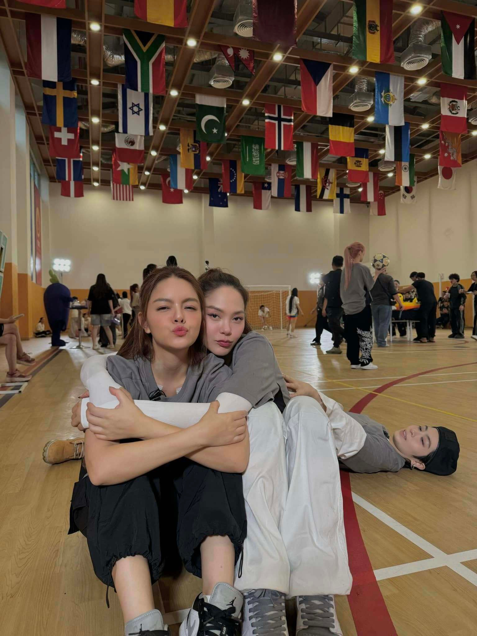 Sao Việt 16/12: Thanh Lam khoe ảnh thời trẻ, Thanh Hà tình tứ bên bạn đời - 12