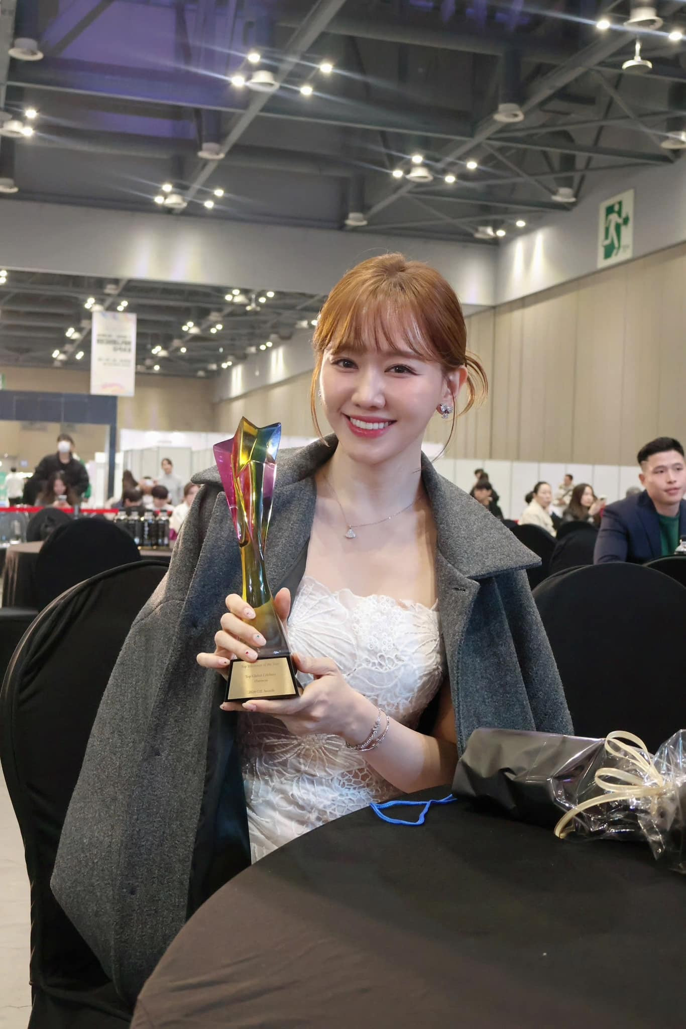 Sao Việt 16/12: Thanh Lam khoe ảnh thời trẻ, Thanh Hà tình tứ bên bạn đời - 7