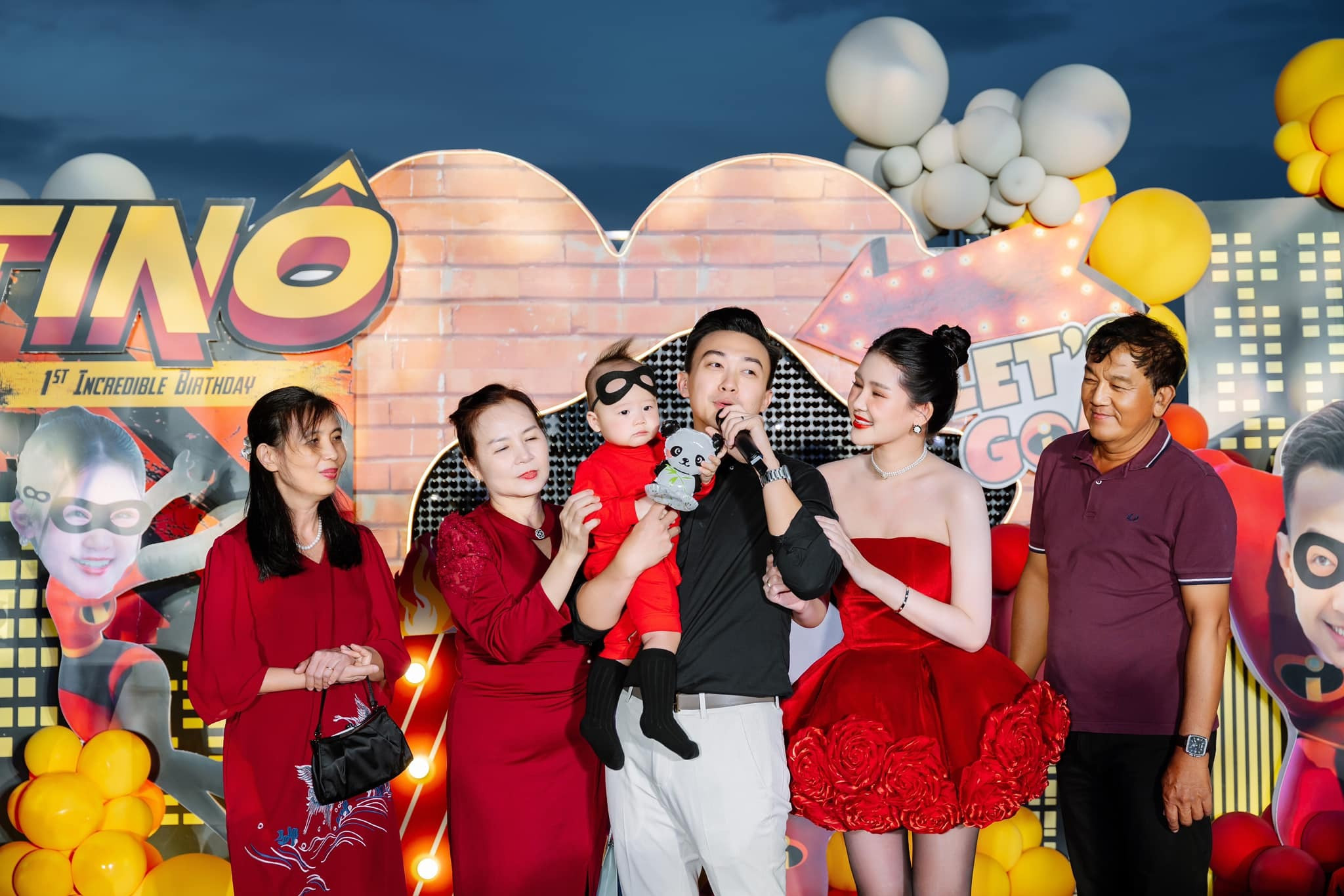 Sao Việt 16/12: Thanh Lam khoe ảnh thời trẻ, Thanh Hà tình tứ bên bạn đời - 9