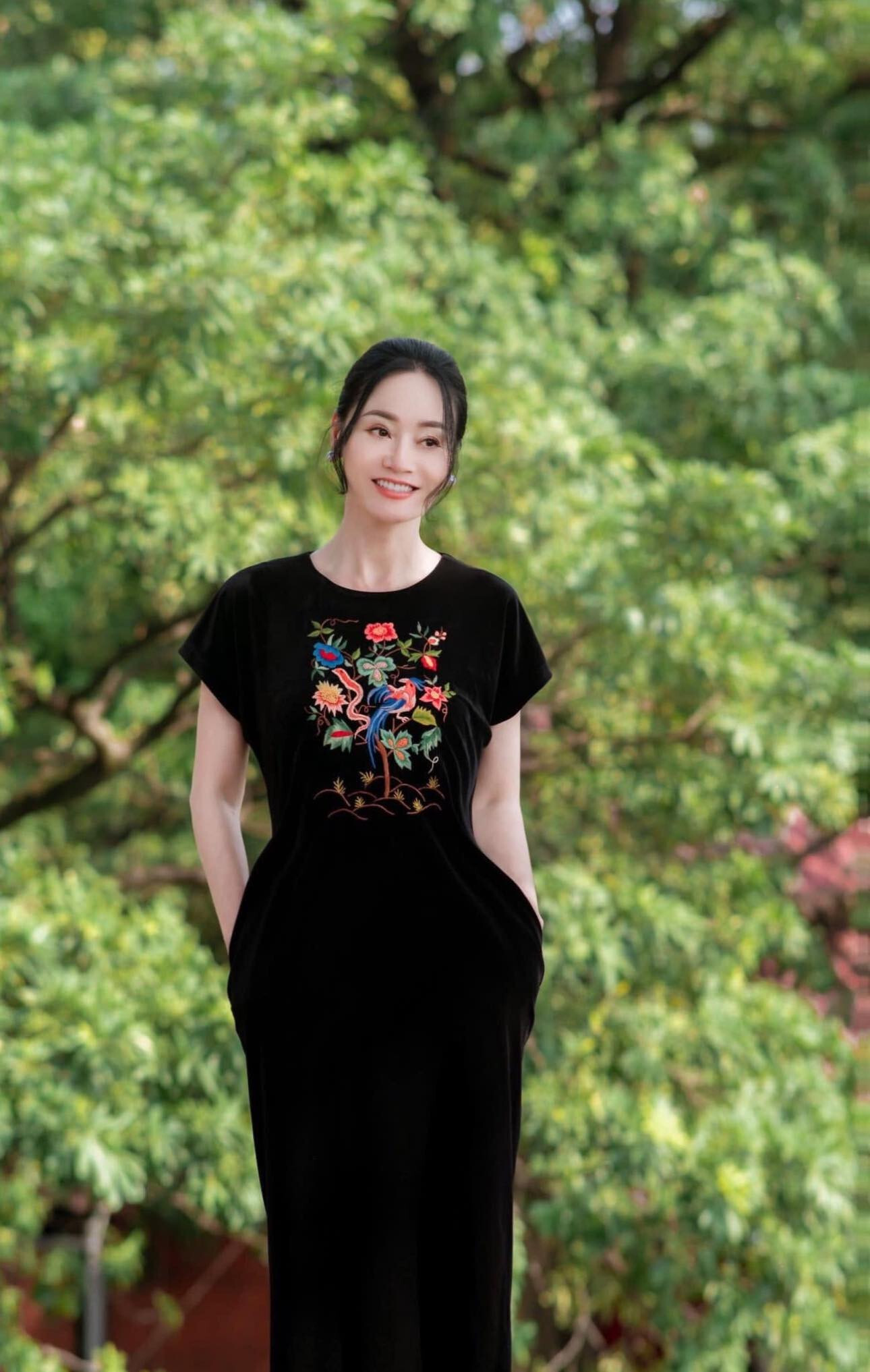 Sao Việt 18/12: Trấn Thành gặp gỡ 2 Hoa hậu nổi tiếng, Bảo Anh bình yên bên con - 8