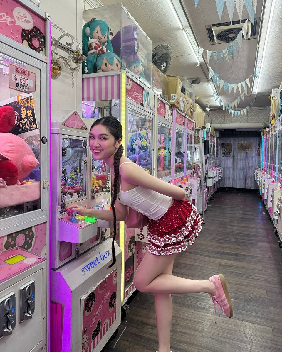 Sao Việt 18/12: Trấn Thành gặp gỡ 2 Hoa hậu nổi tiếng, Bảo Anh bình yên bên con - 7