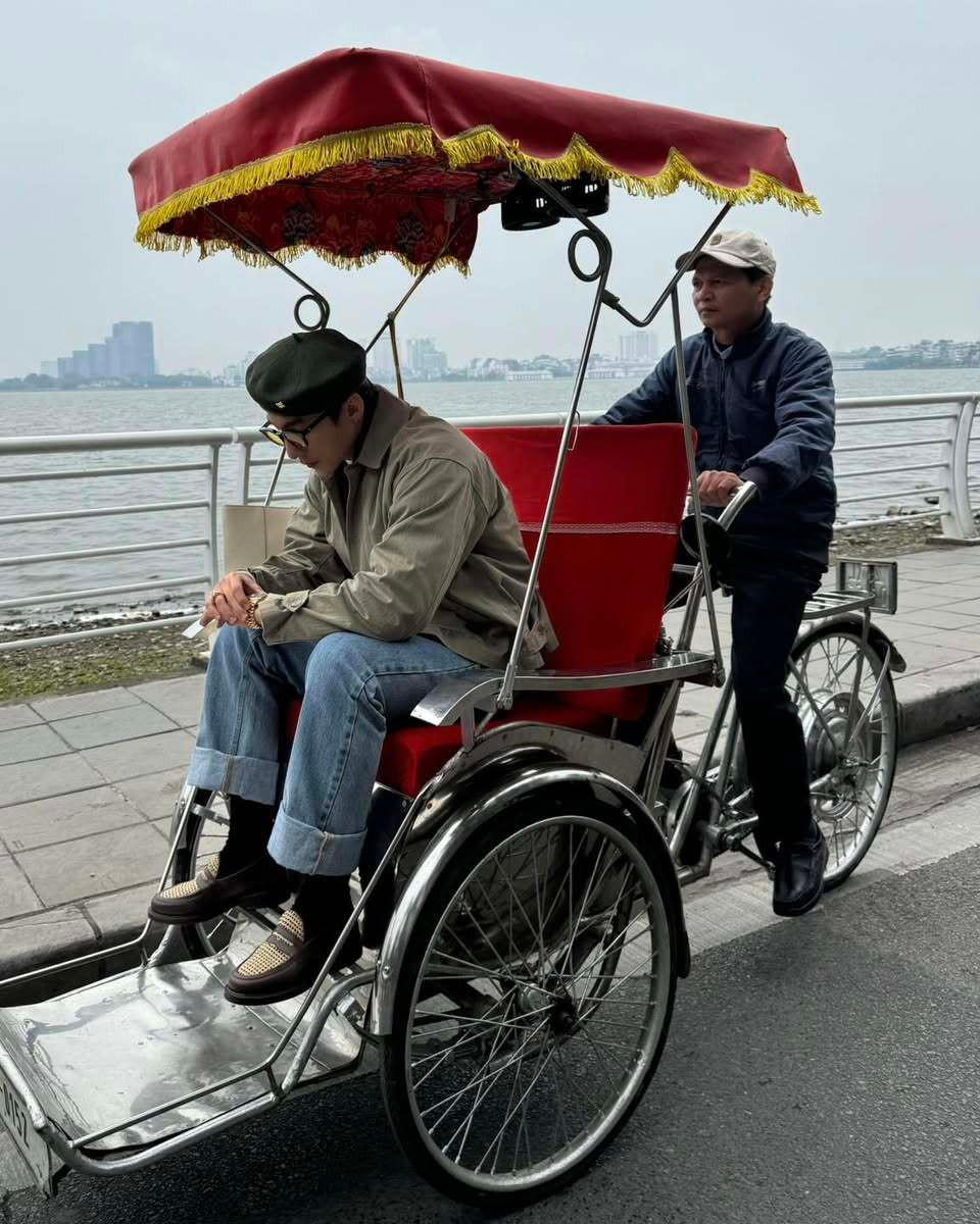 Sao Việt 18/12: Trấn Thành gặp gỡ 2 Hoa hậu nổi tiếng, Bảo Anh bình yên bên con - 10