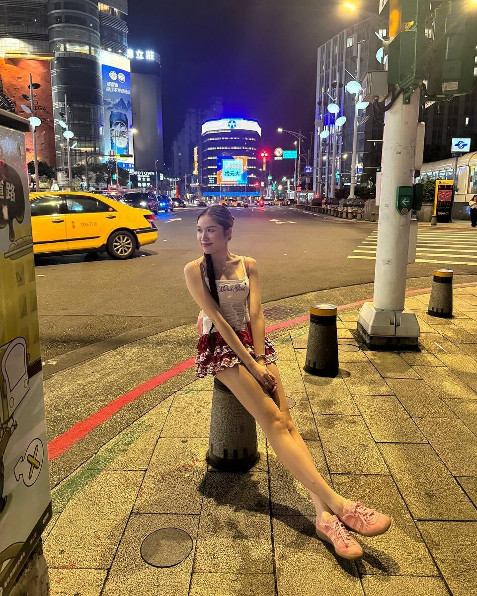 Sao Việt 18/12: Trấn Thành gặp gỡ 2 Hoa hậu nổi tiếng, Bảo Anh bình yên bên con - 6