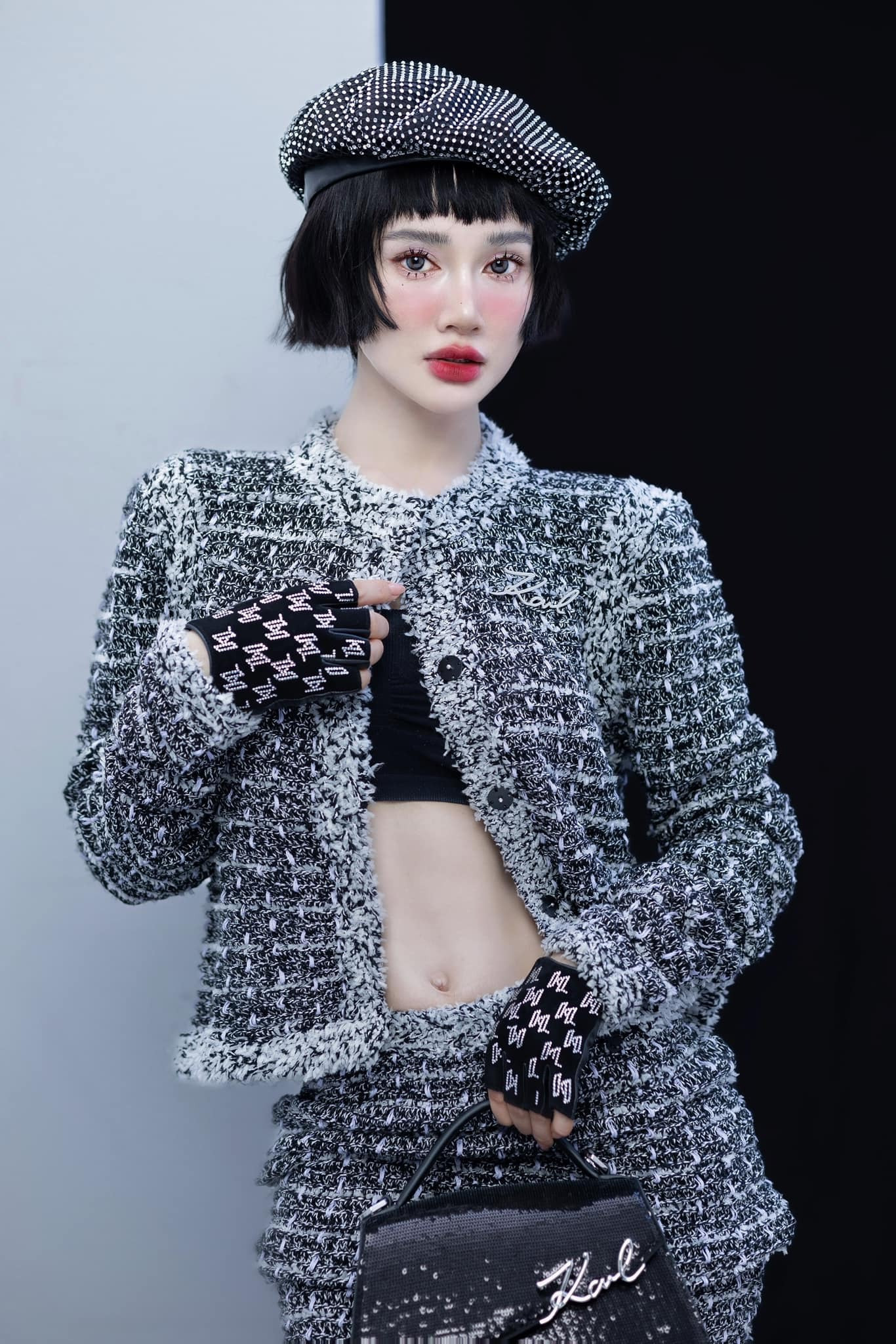 Sao Việt 21/12: Midu tình tứ bên ông xã, Nhã Phương khác lạ khó nhận ra - 5