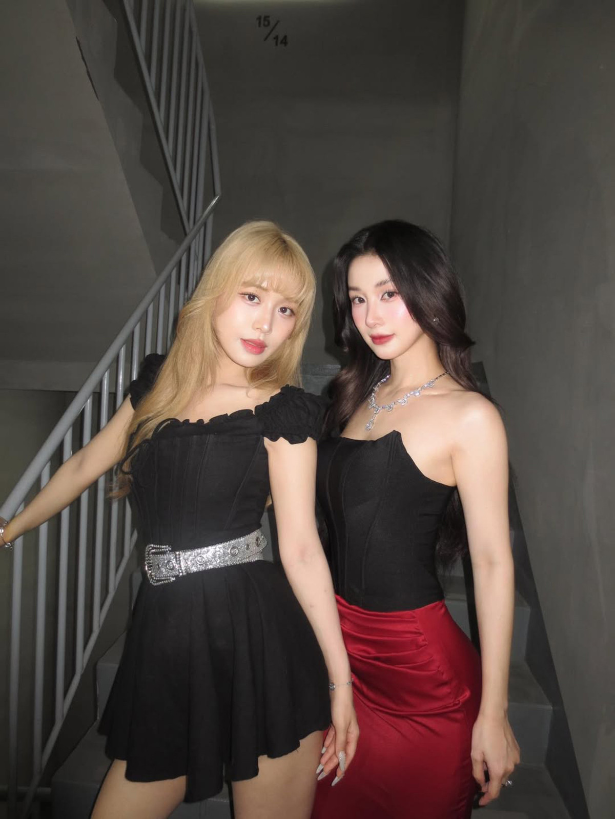 Sao Việt 21/12: Midu tình tứ bên ông xã, Nhã Phương khác lạ khó nhận ra - 13