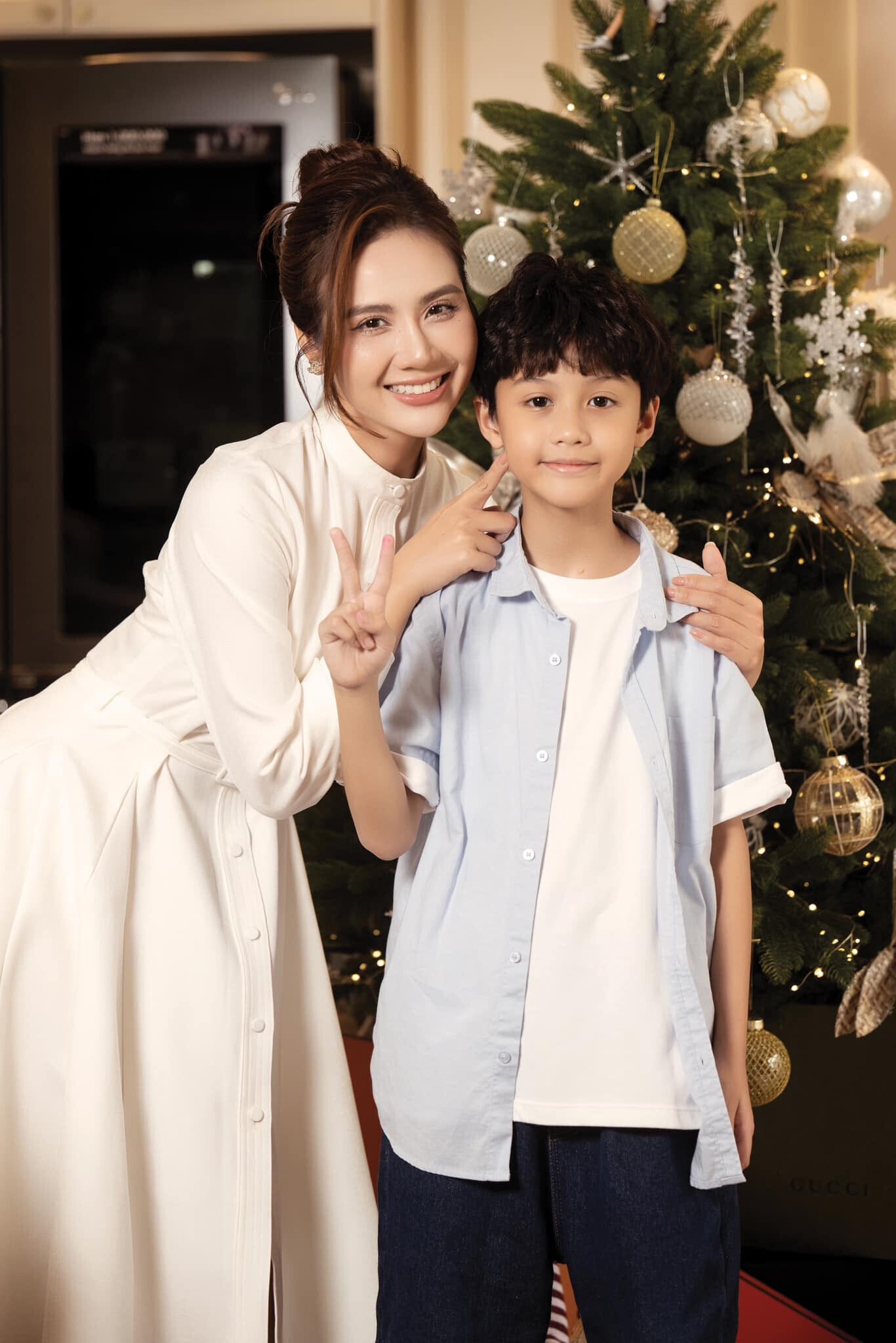 Sao Việt 22/12: Thanh Hằng trêu đùa ông xã, Hoa hậu Ý Nhi xinh đẹp sau 'dao kéo' - 14