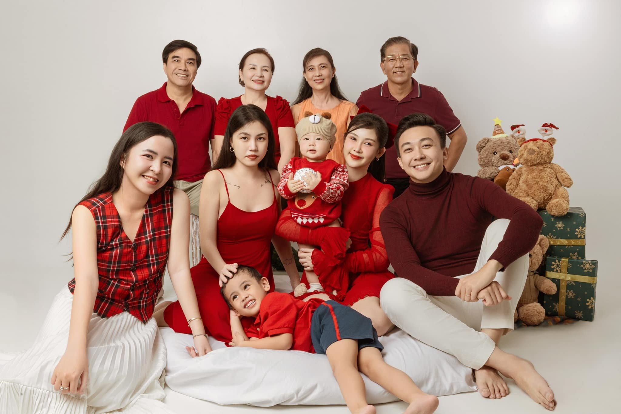 Sao Việt 23/12: Đỗ Mỹ Linh đẹp mặn mà, Nhật Kim Anh khoe bụng bầu gợi cảm - 7