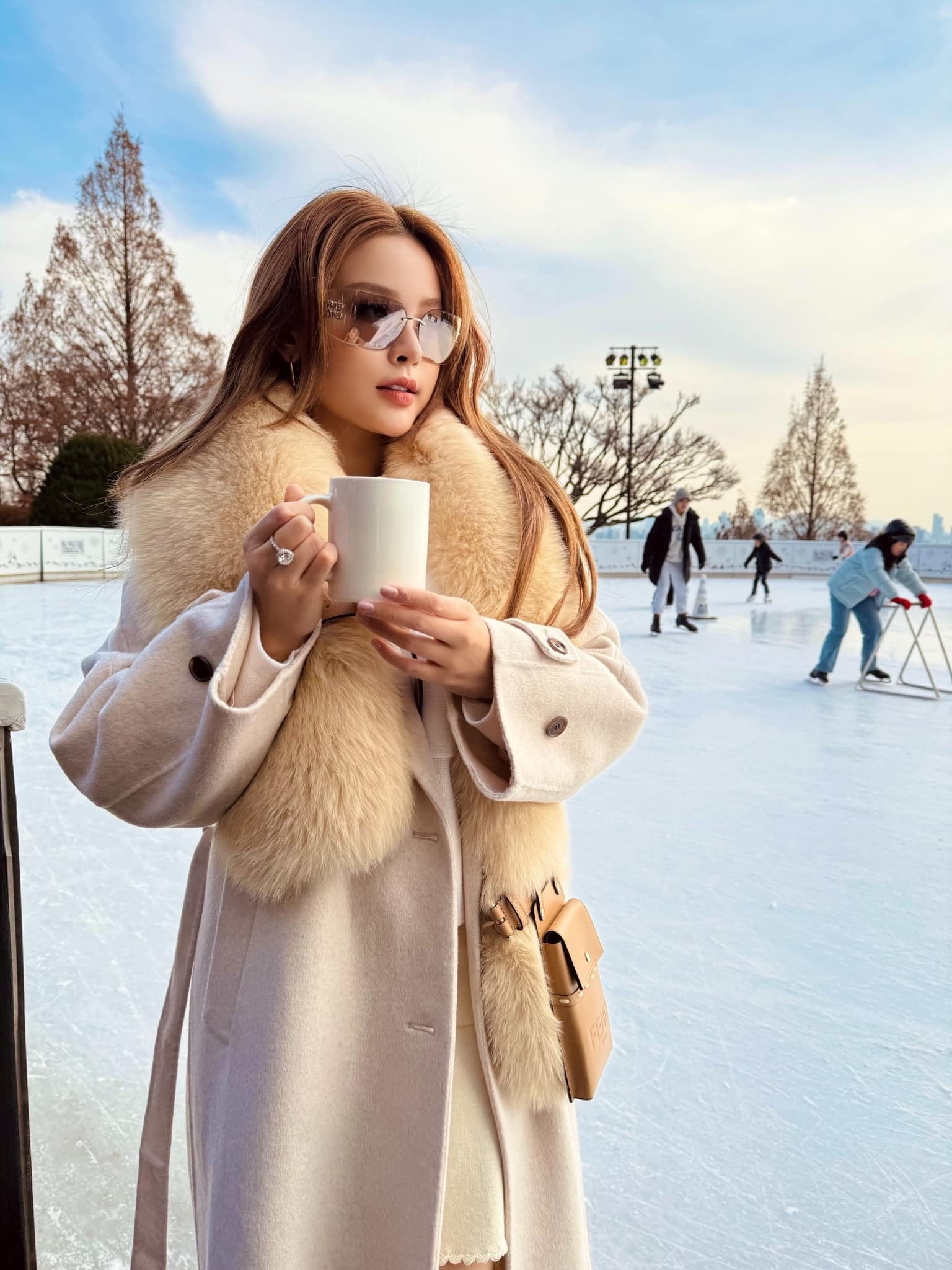 Sao Việt 27/12: Kỳ Duyên hội ngộ Đặng Thu Thảo, Diễm My 9x khoe bụng bầu - 9