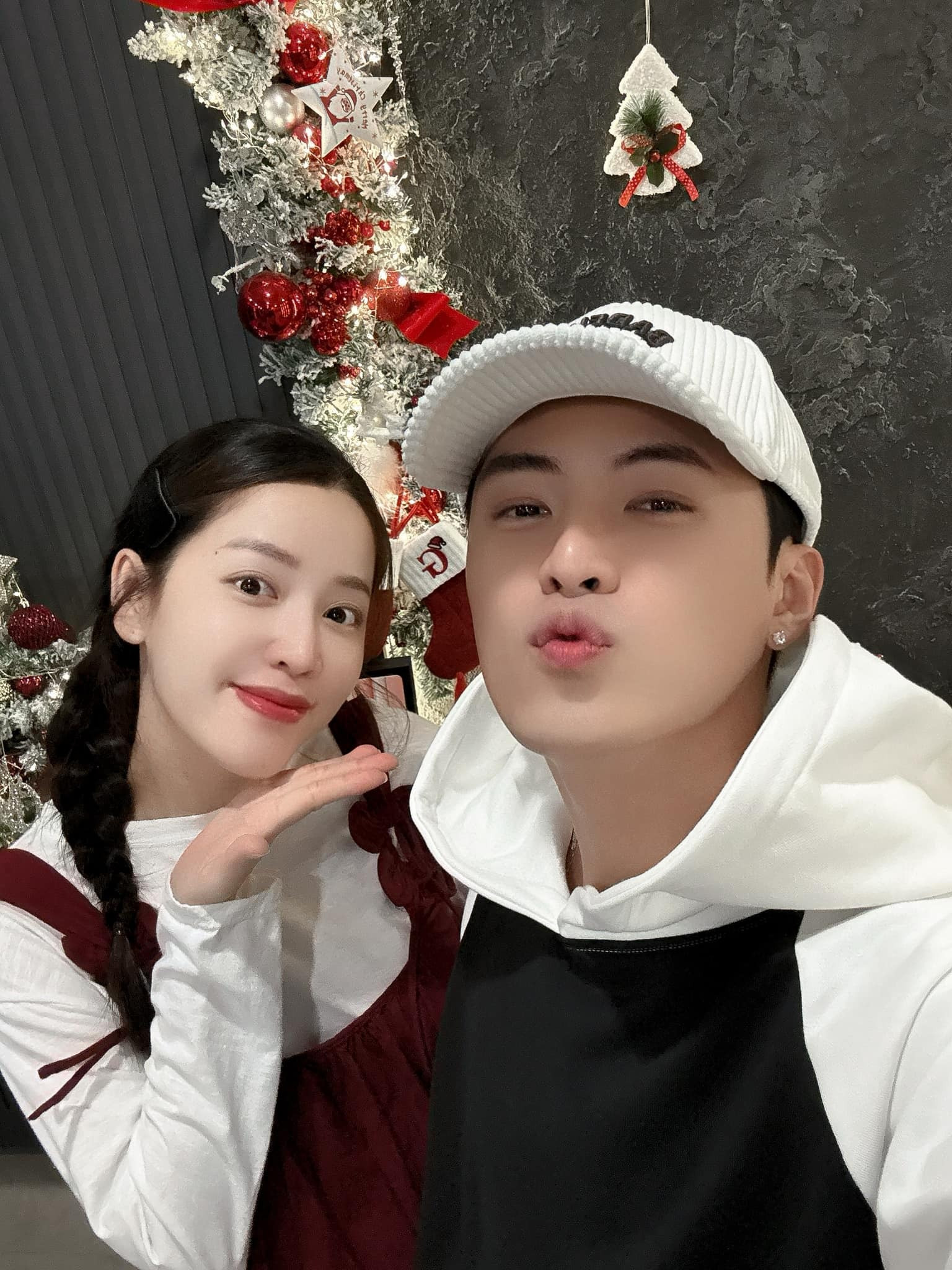 Sao Việt 27/12: Kỳ Duyên hội ngộ Đặng Thu Thảo, Diễm My 9x khoe bụng bầu - 13