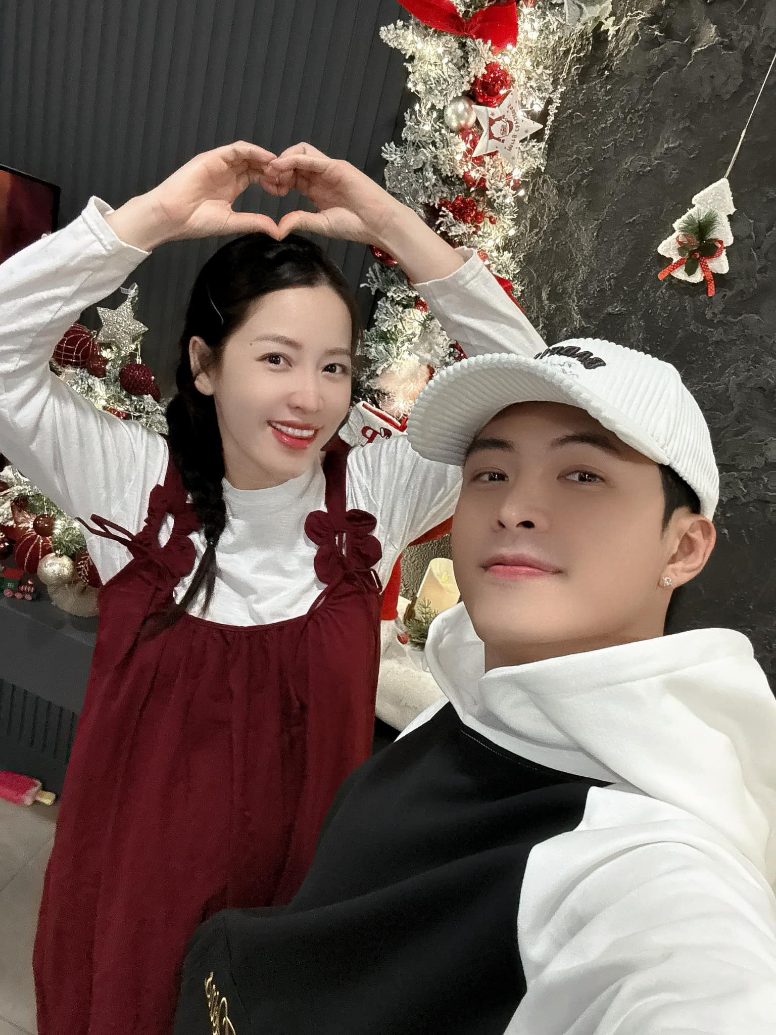 Sao Việt 27/12: Kỳ Duyên hội ngộ Đặng Thu Thảo, Diễm My 9x khoe bụng bầu - 12