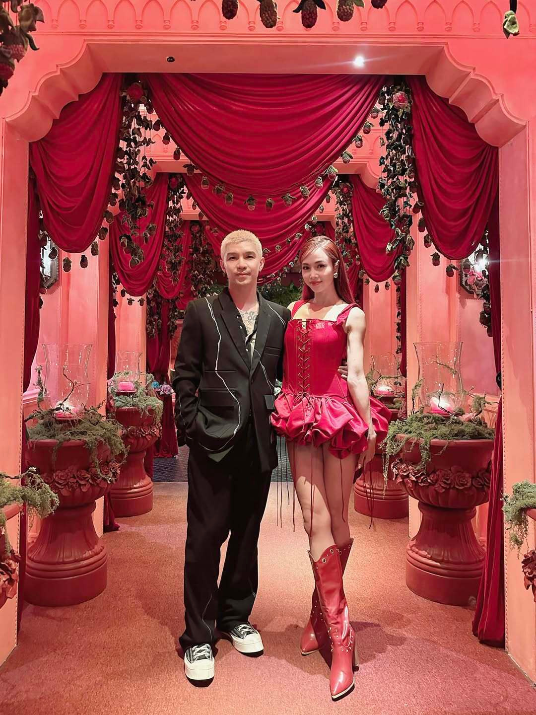 Sao Việt 27/12: Kỳ Duyên hội ngộ Đặng Thu Thảo, Diễm My 9x khoe bụng bầu - 7