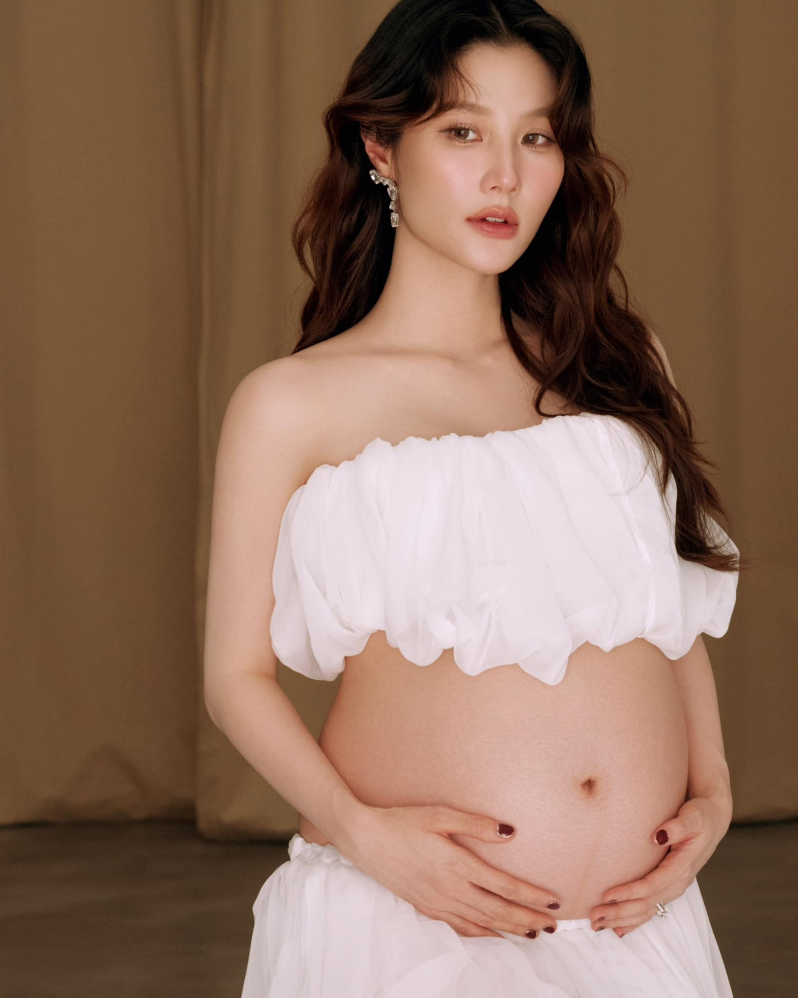 Sao Việt 27/12: Kỳ Duyên hội ngộ Đặng Thu Thảo, Diễm My 9x khoe bụng bầu - 4