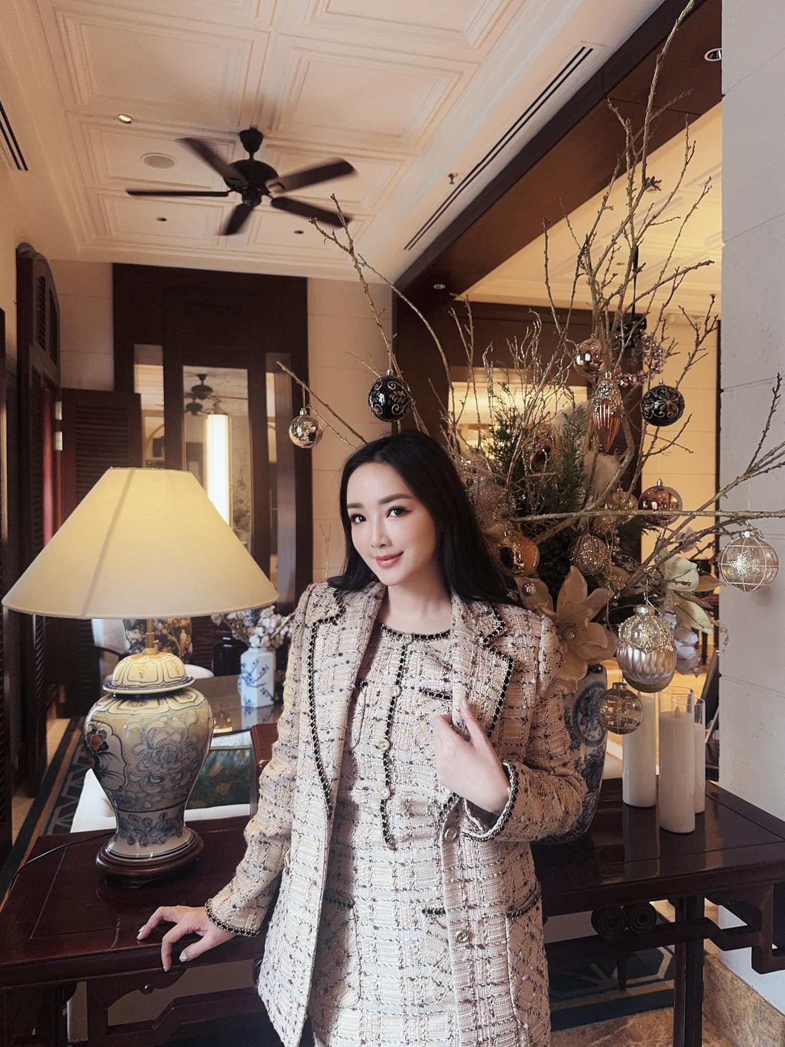 Sao Việt 28/12: Đặng Thu Thảo đẹp rực rỡ, Trịnh Kim Chi tình tứ bên ông xã - 17
