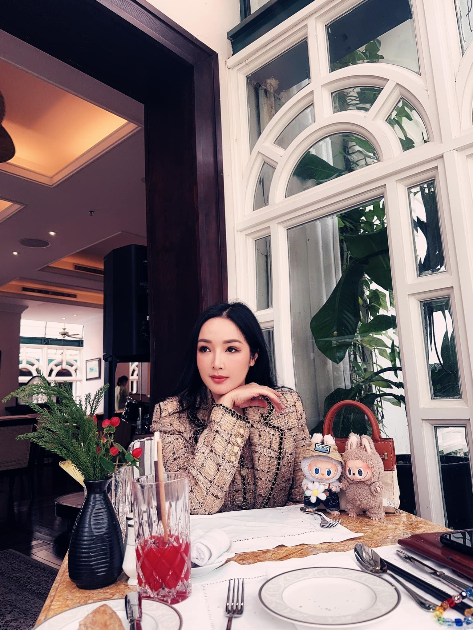 Sao Việt 28/12: Đặng Thu Thảo đẹp rực rỡ, Trịnh Kim Chi tình tứ bên ông xã - 16