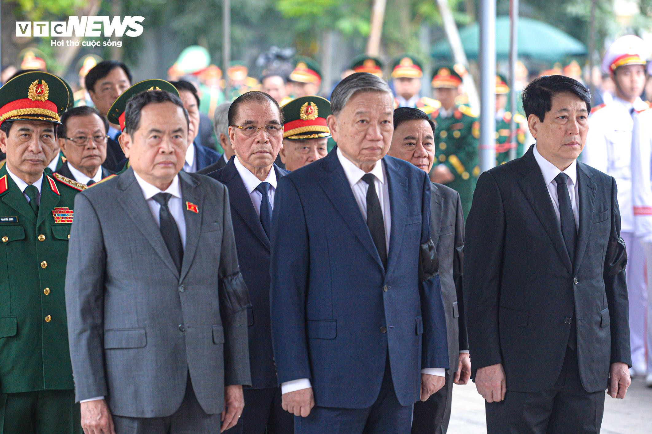 Cử hành trọng thể lễ tang Đại tướng Nguyễn Quyết - 4