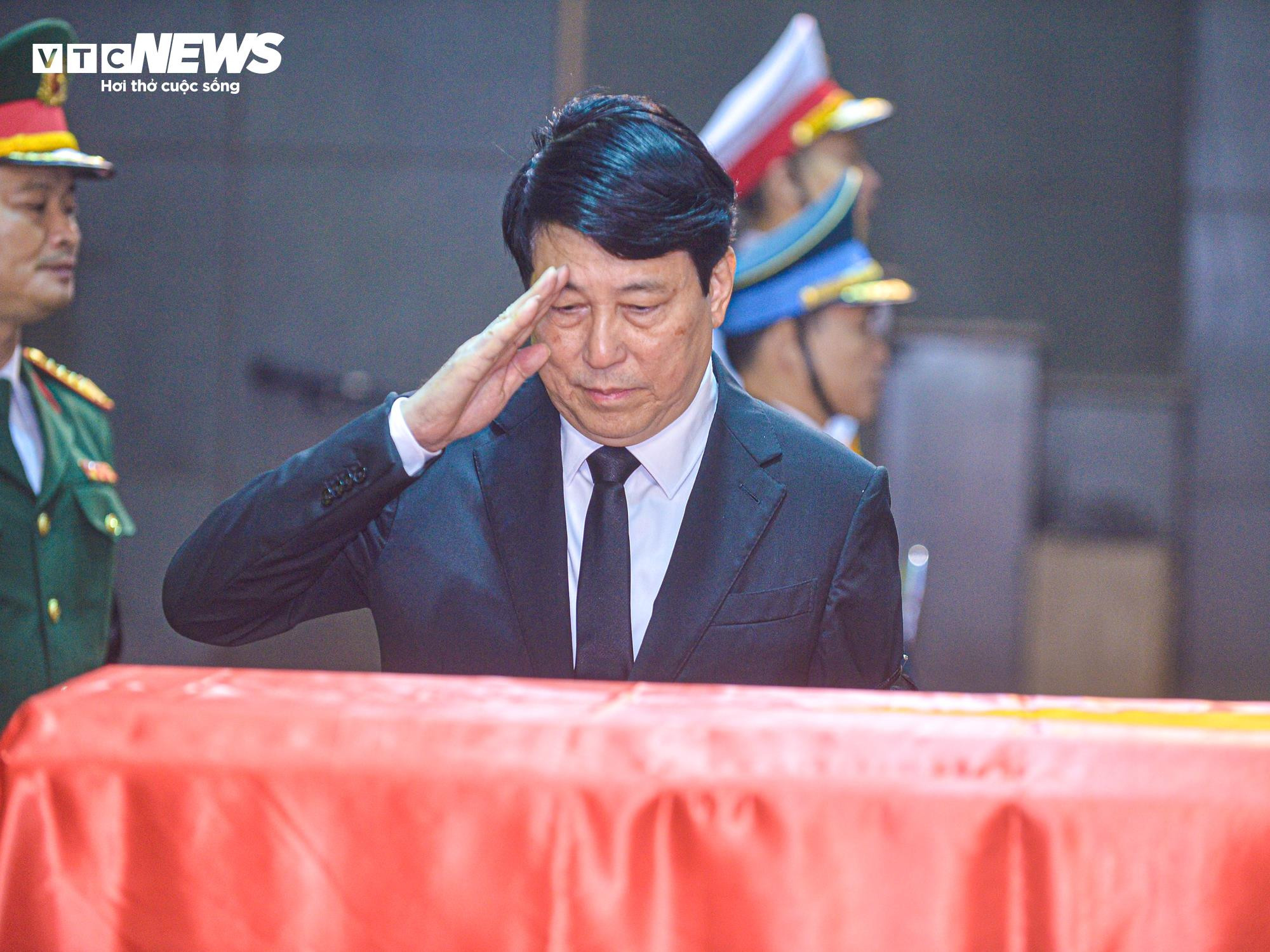 Cử hành trọng thể lễ tang Đại tướng Nguyễn Quyết - 10