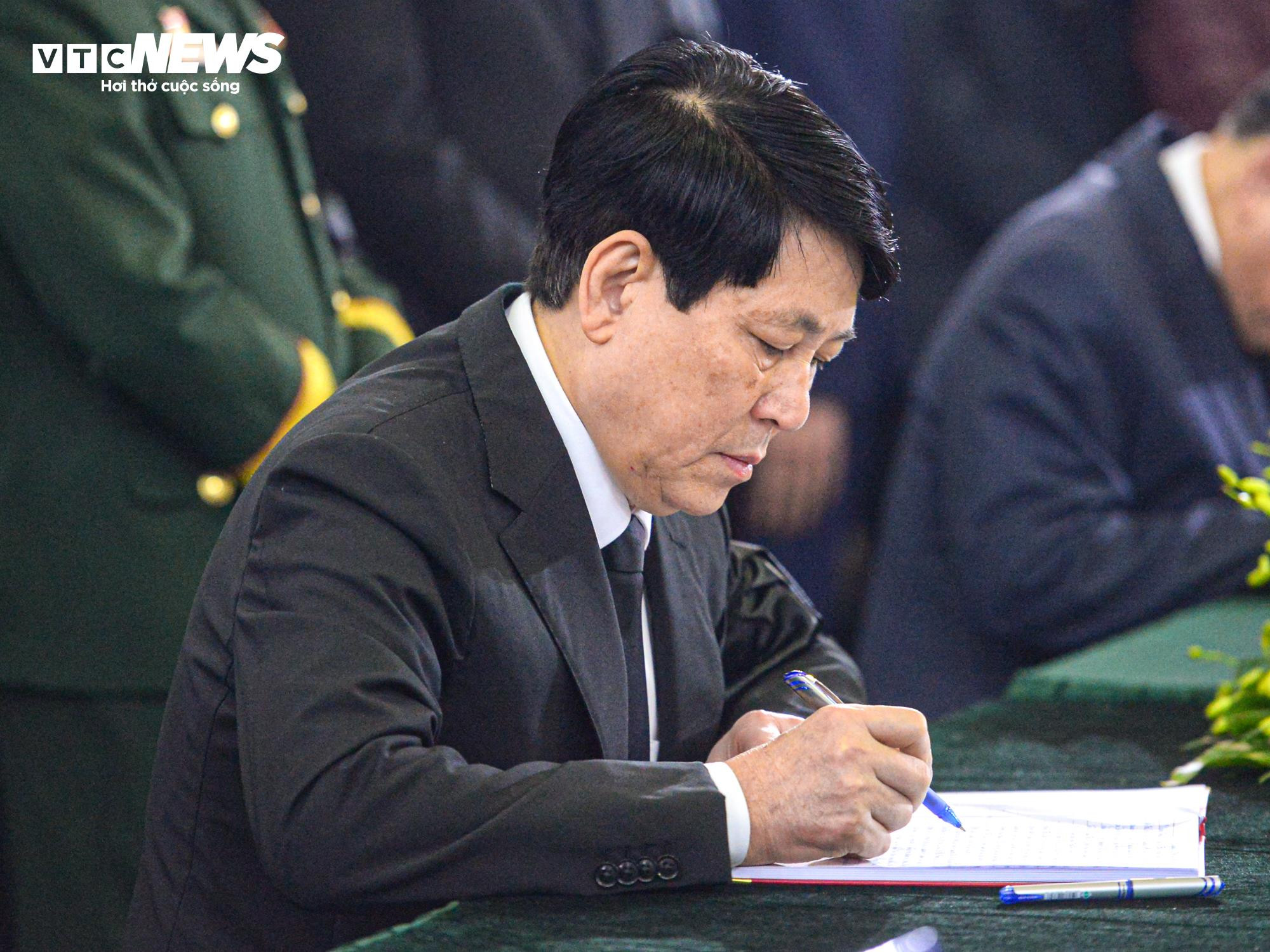 Cử hành trọng thể lễ tang Đại tướng Nguyễn Quyết - 11