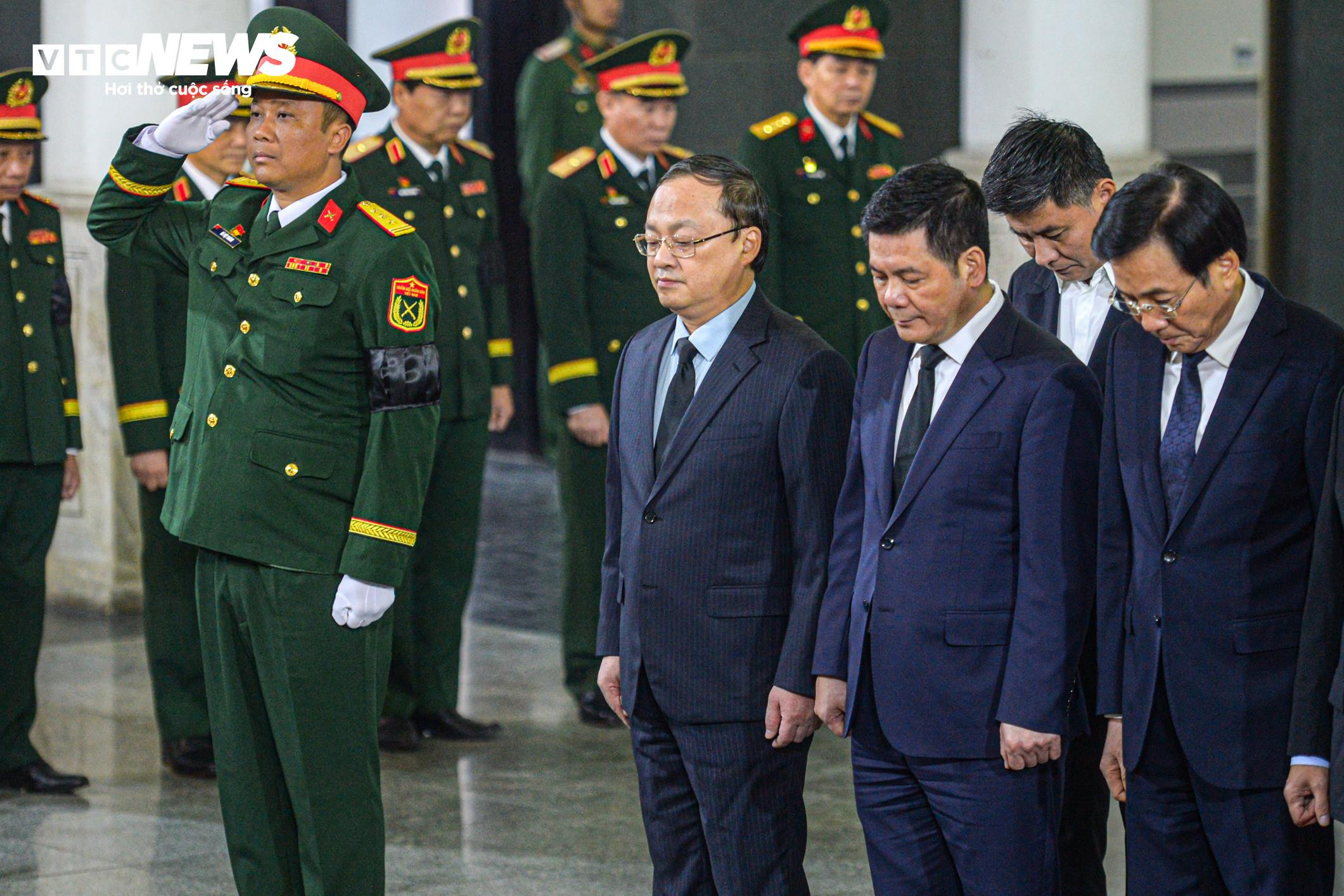 Cử hành trọng thể lễ tang Đại tướng Nguyễn Quyết - 15